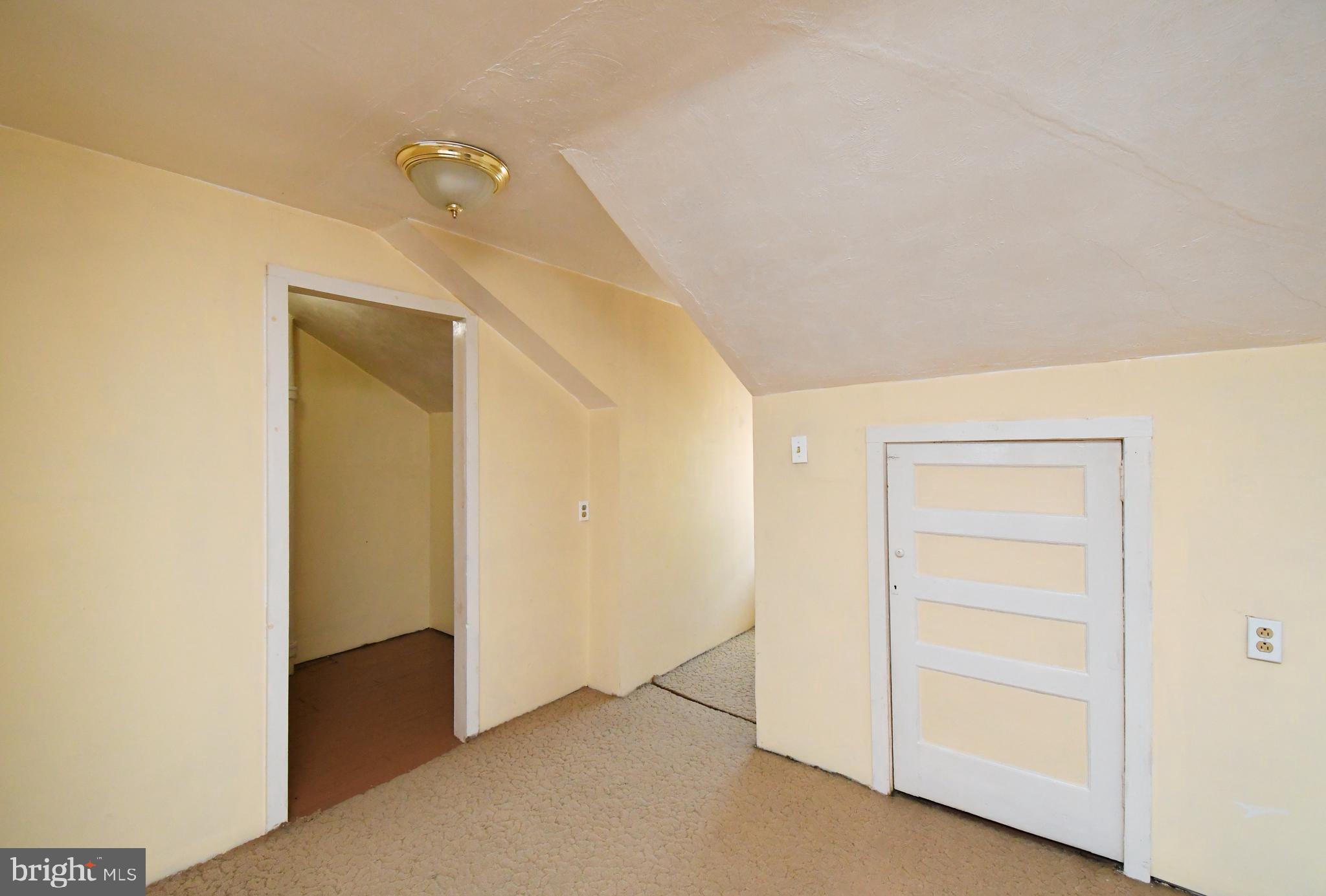 ROXBOROUGH - Residential