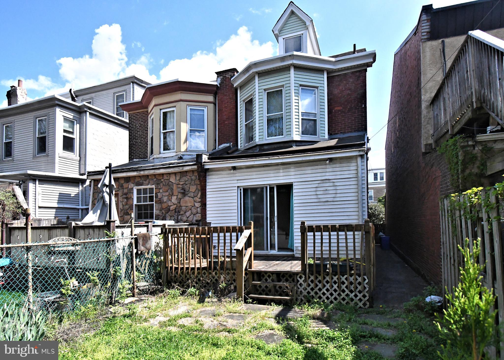 ROXBOROUGH - Residential