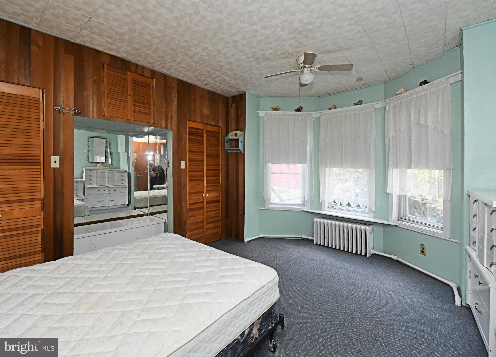 ROXBOROUGH - Residential