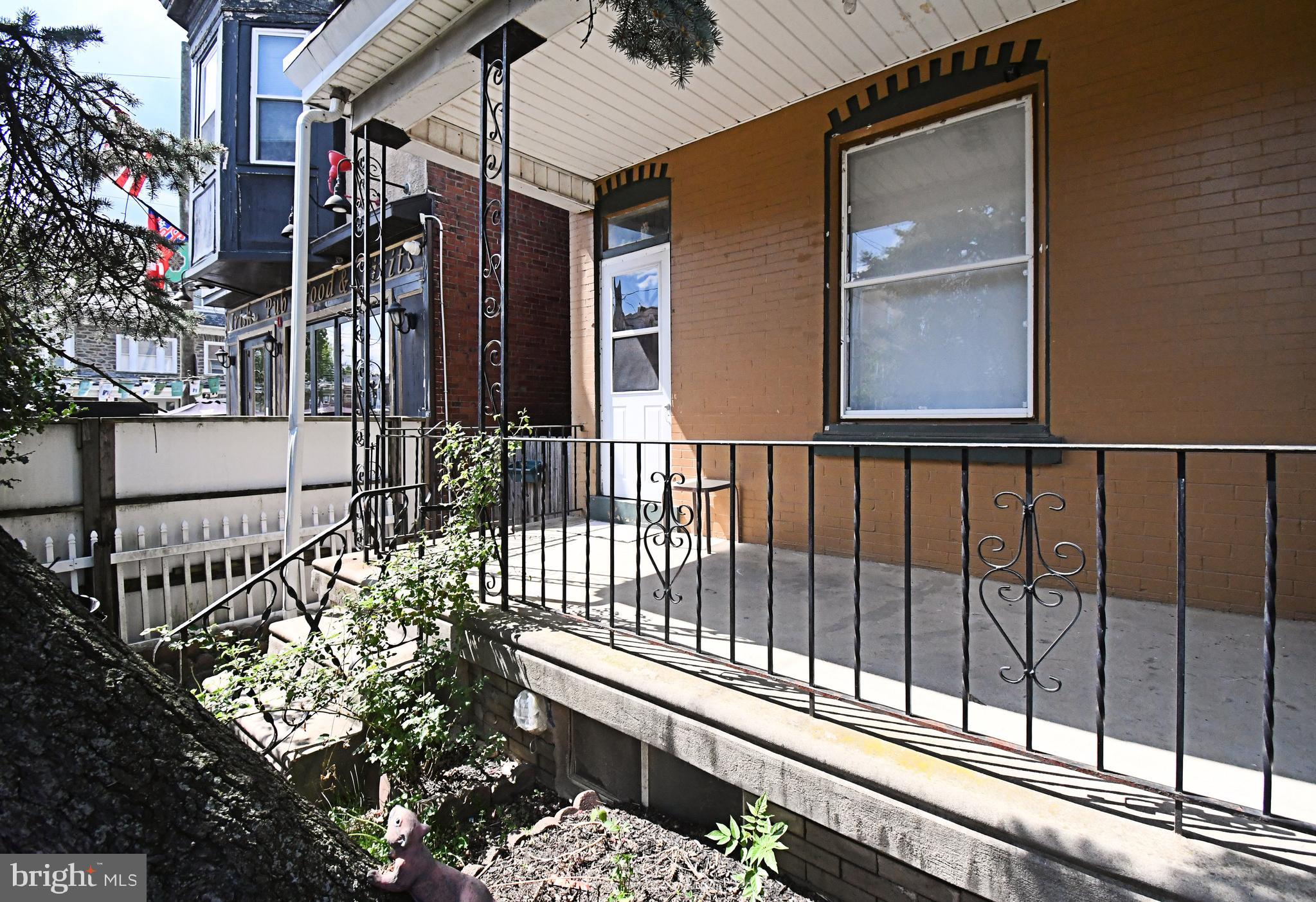 ROXBOROUGH - Residential