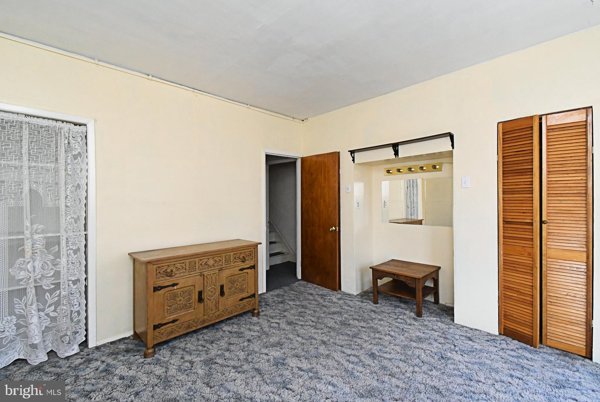 ROXBOROUGH - Residential