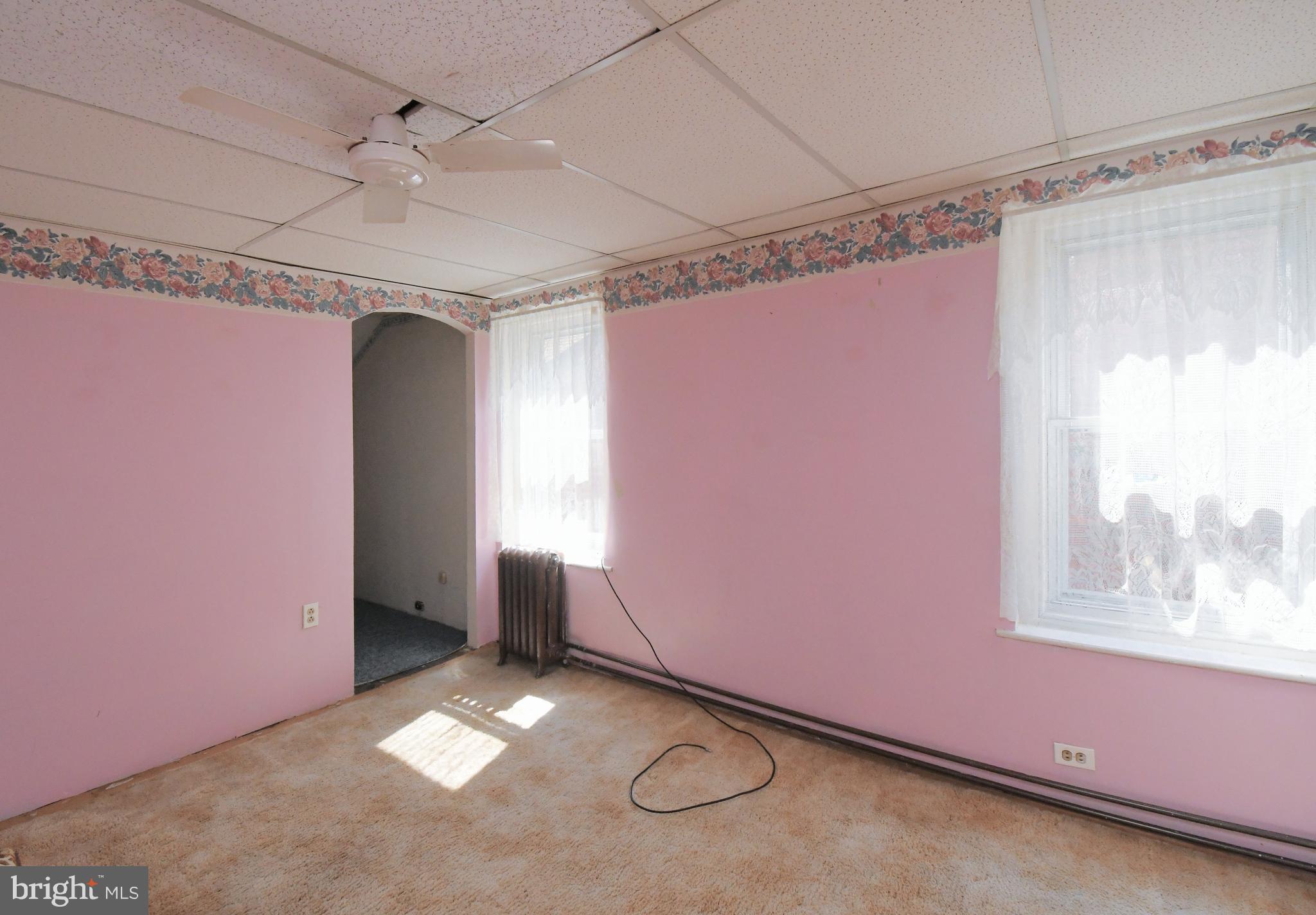 ROXBOROUGH - Residential