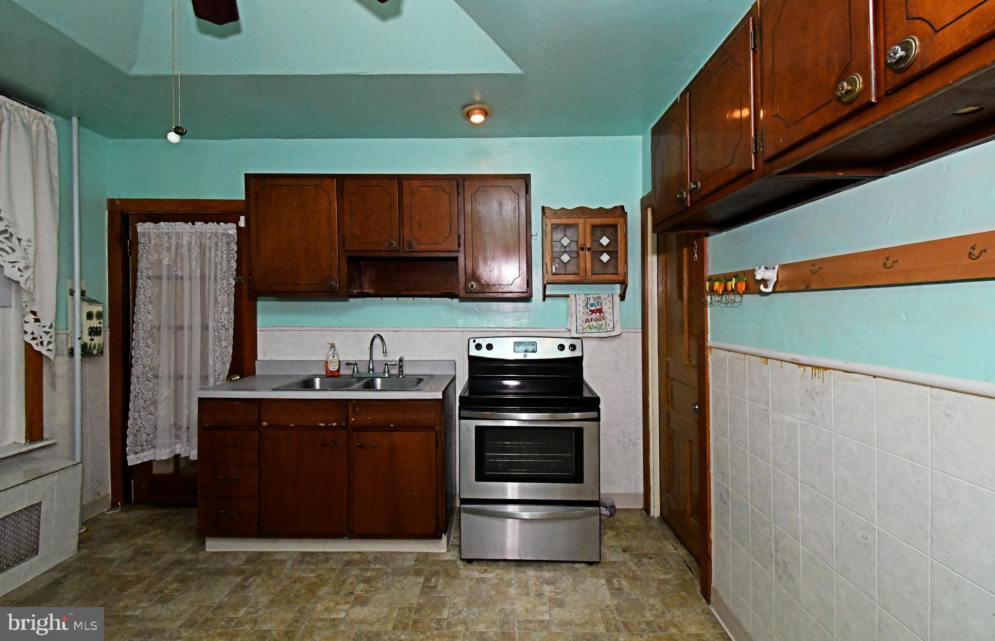 ROXBOROUGH - Residential