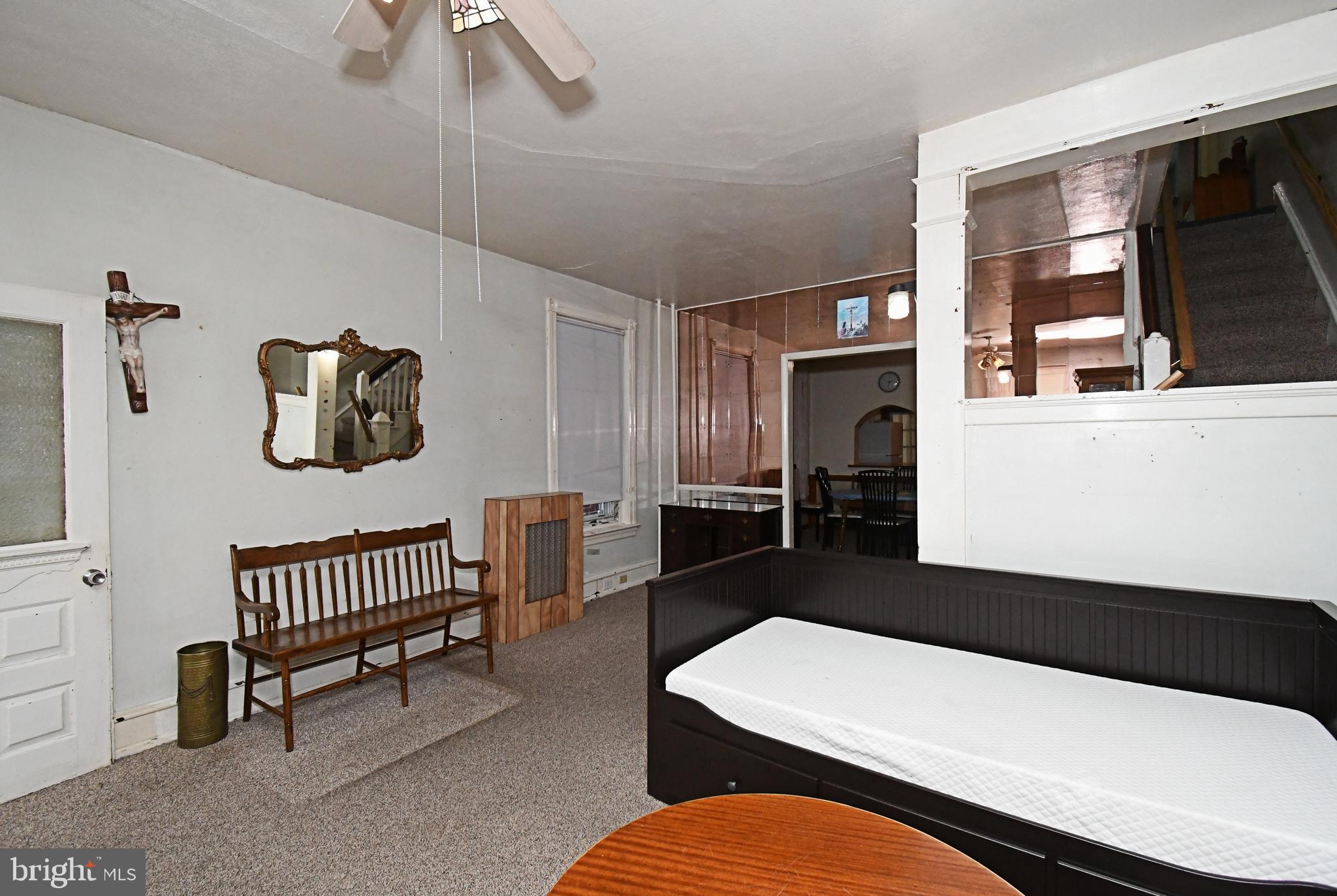 ROXBOROUGH - Residential