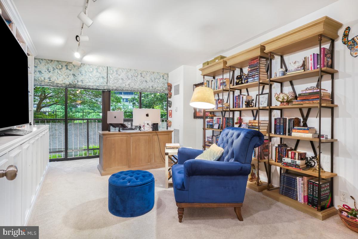 FOGGY BOTTOM - Residential