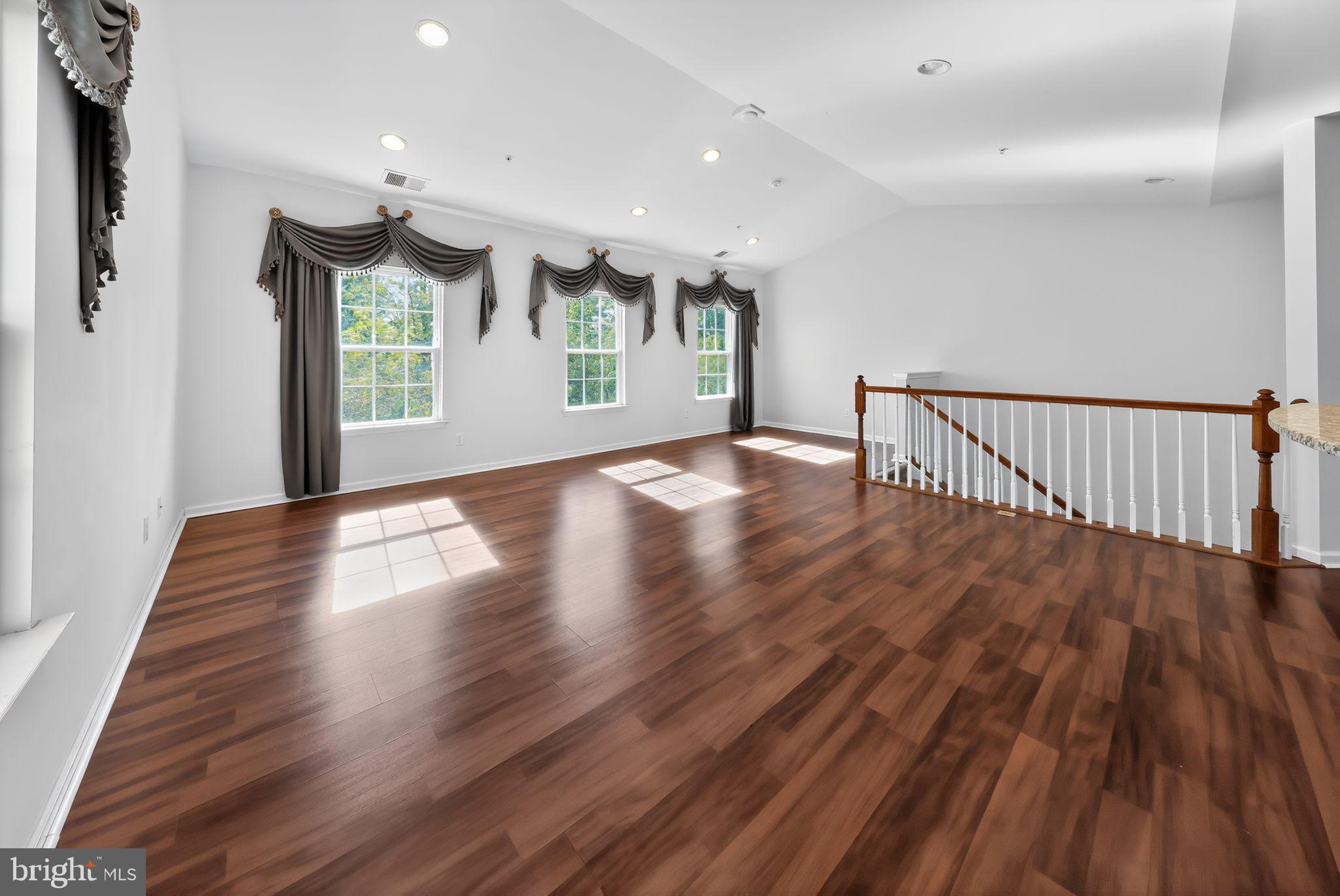 36 EAGLE LANE 18