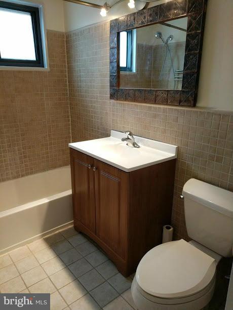 ARLINGTON RIDGE - Residential Lease