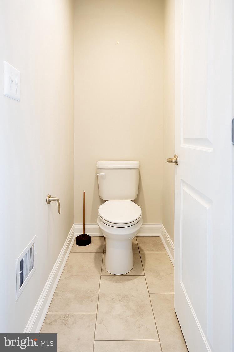 WOODS OF MYRTLE POINT - Residential Lease