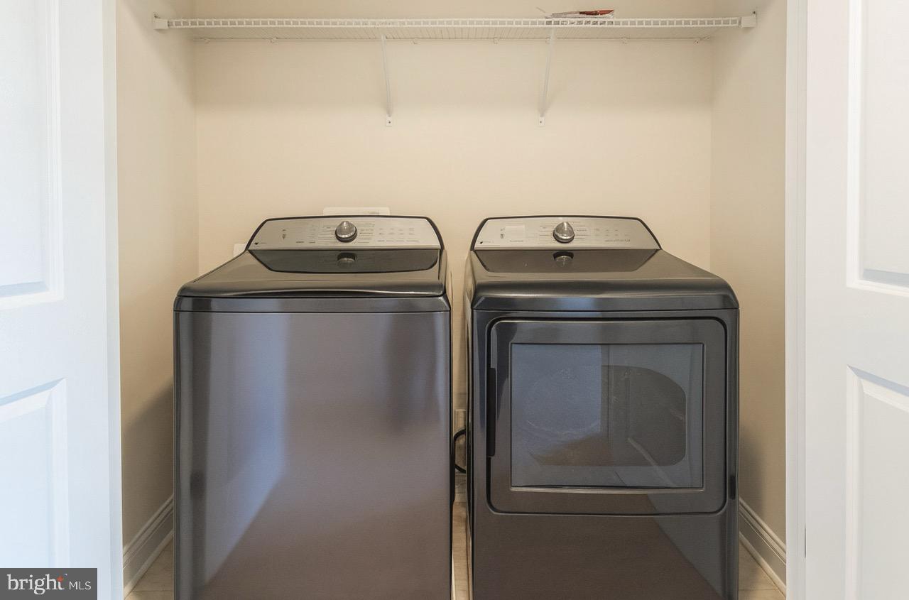 WOODS OF MYRTLE POINT - Residential Lease