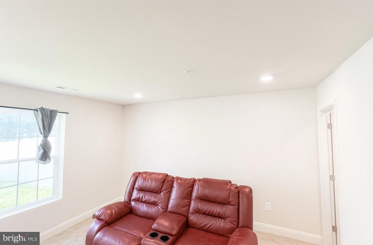 WOODS OF MYRTLE POINT - Residential Lease