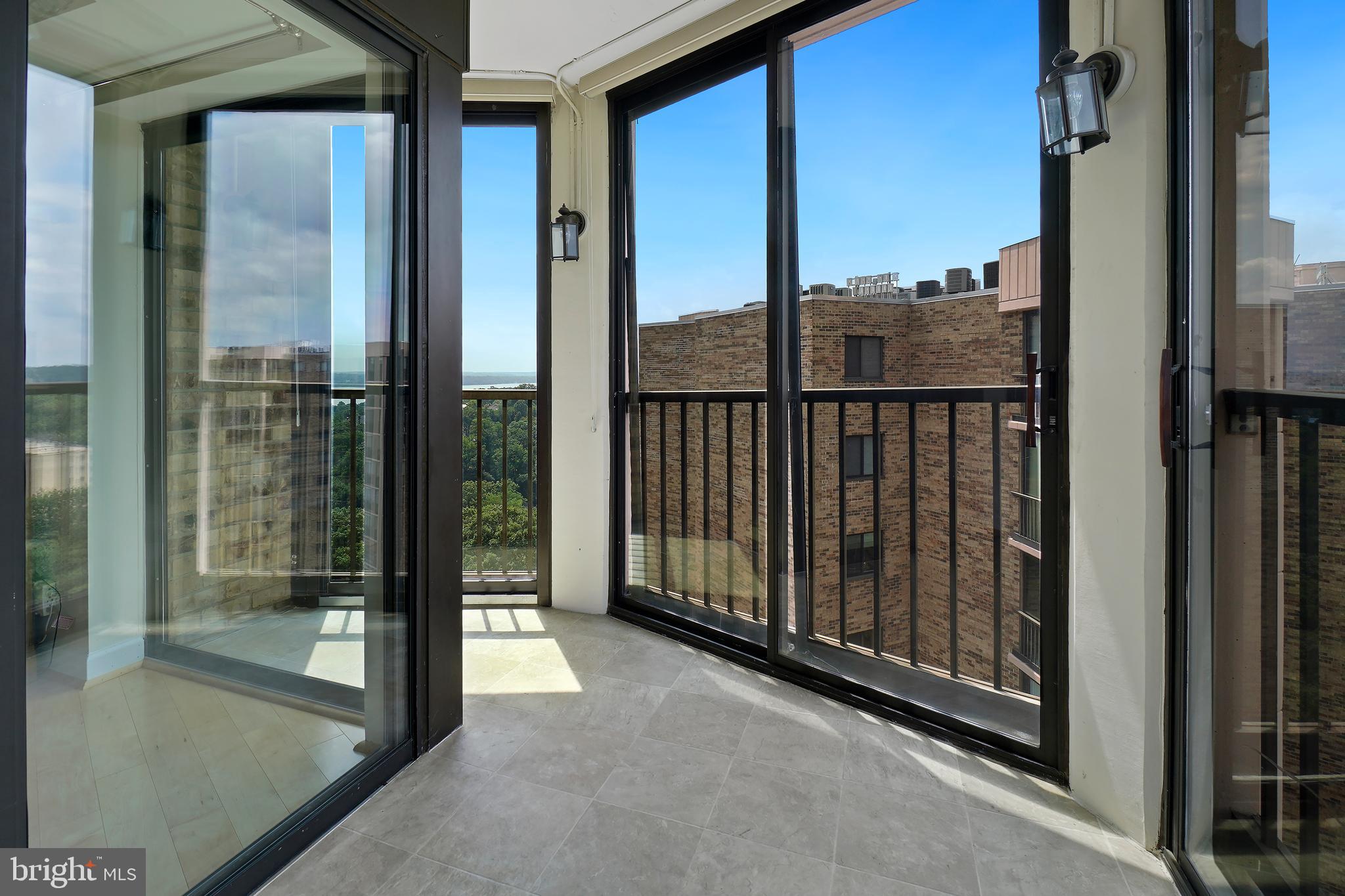 MONTEBELLO - Residential