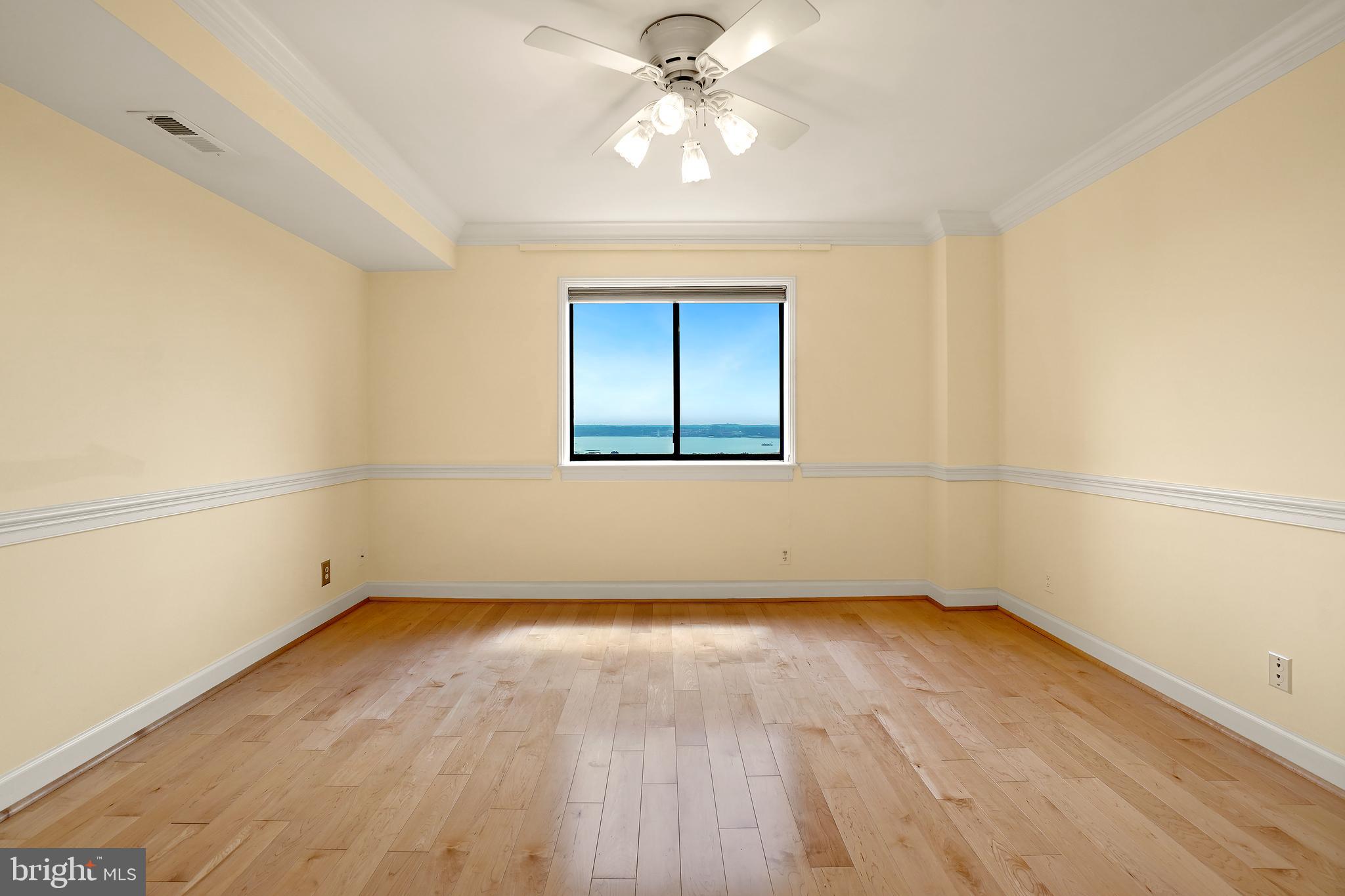 MONTEBELLO - Residential