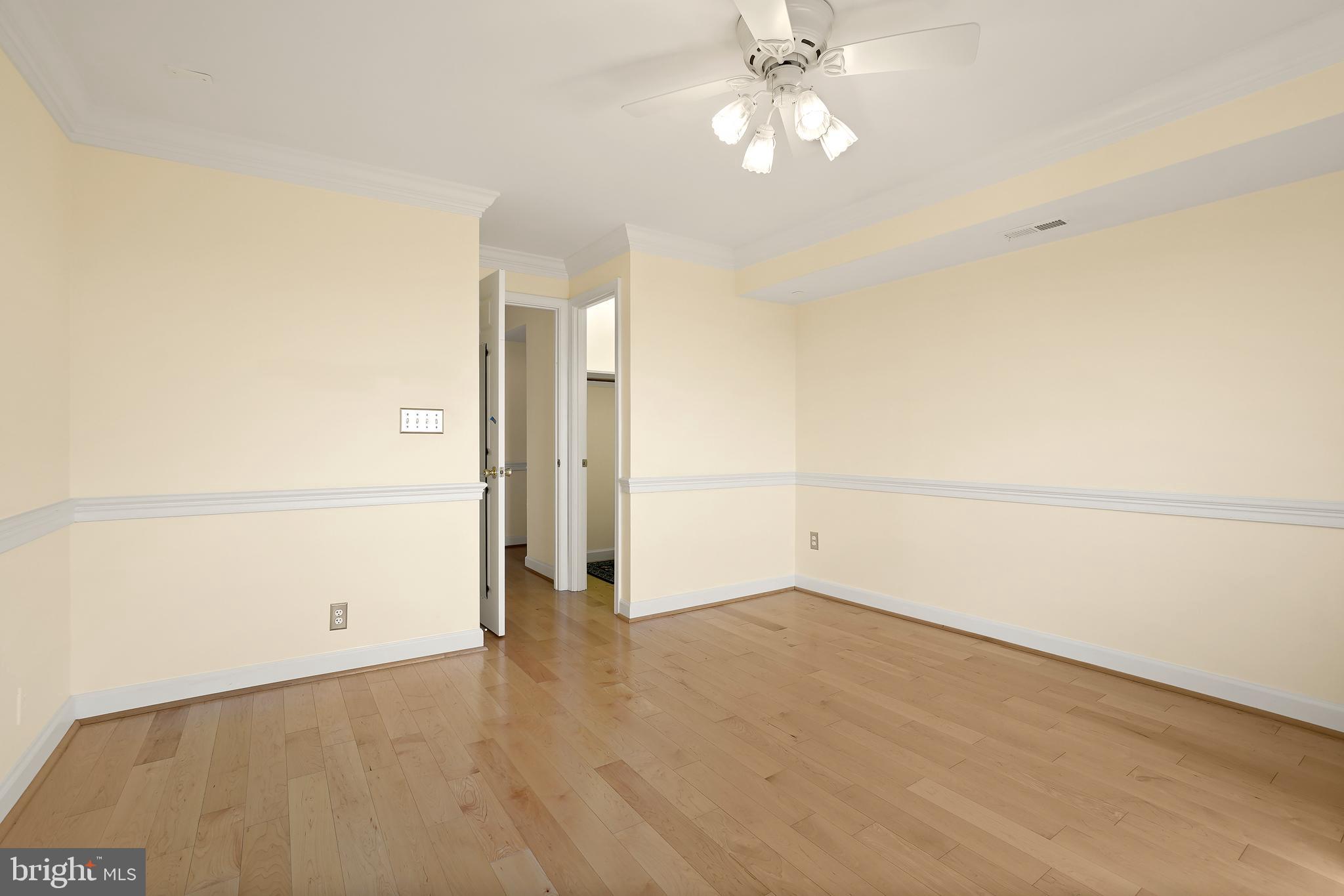 MONTEBELLO - Residential