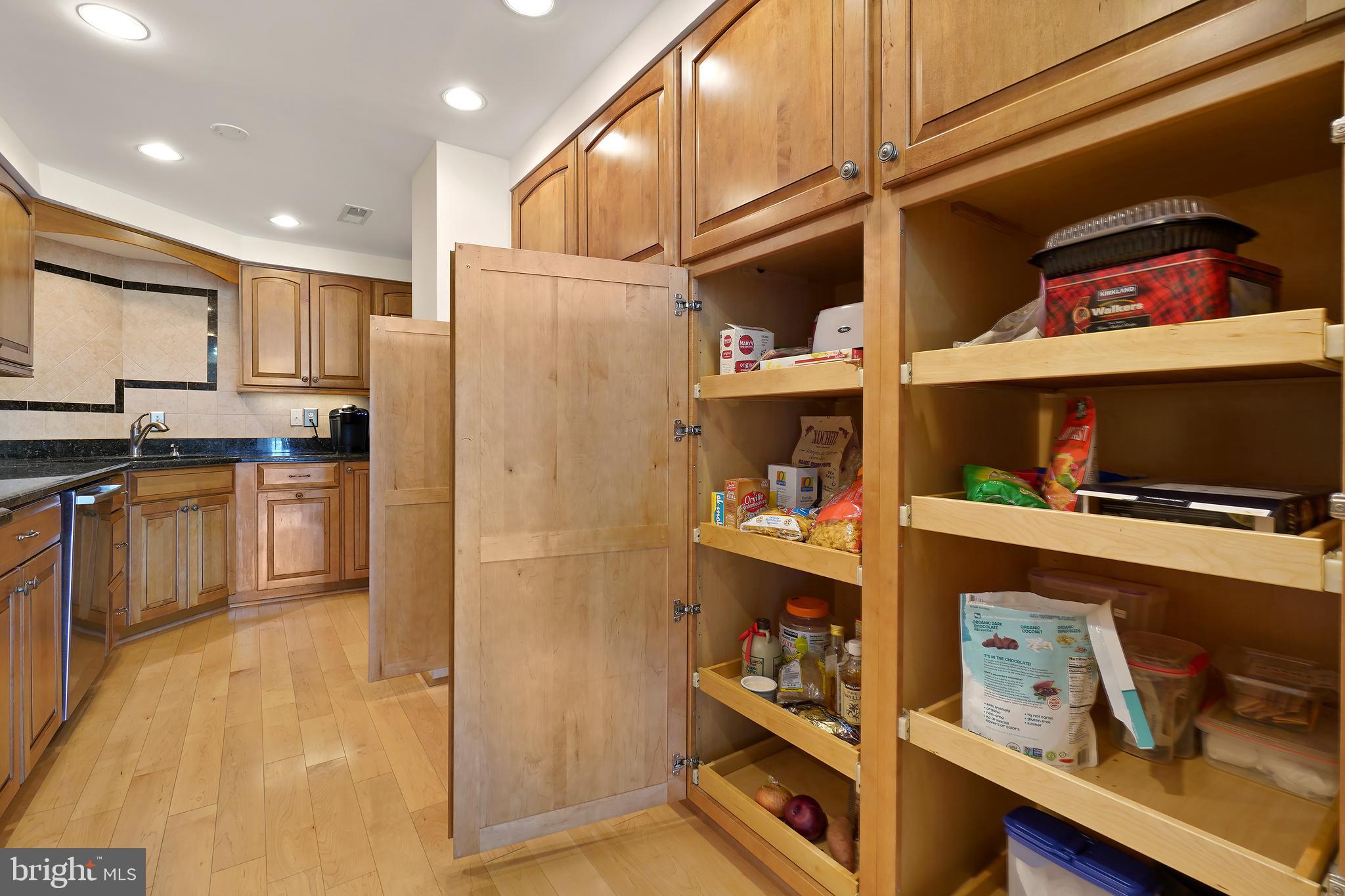 MONTEBELLO - Residential