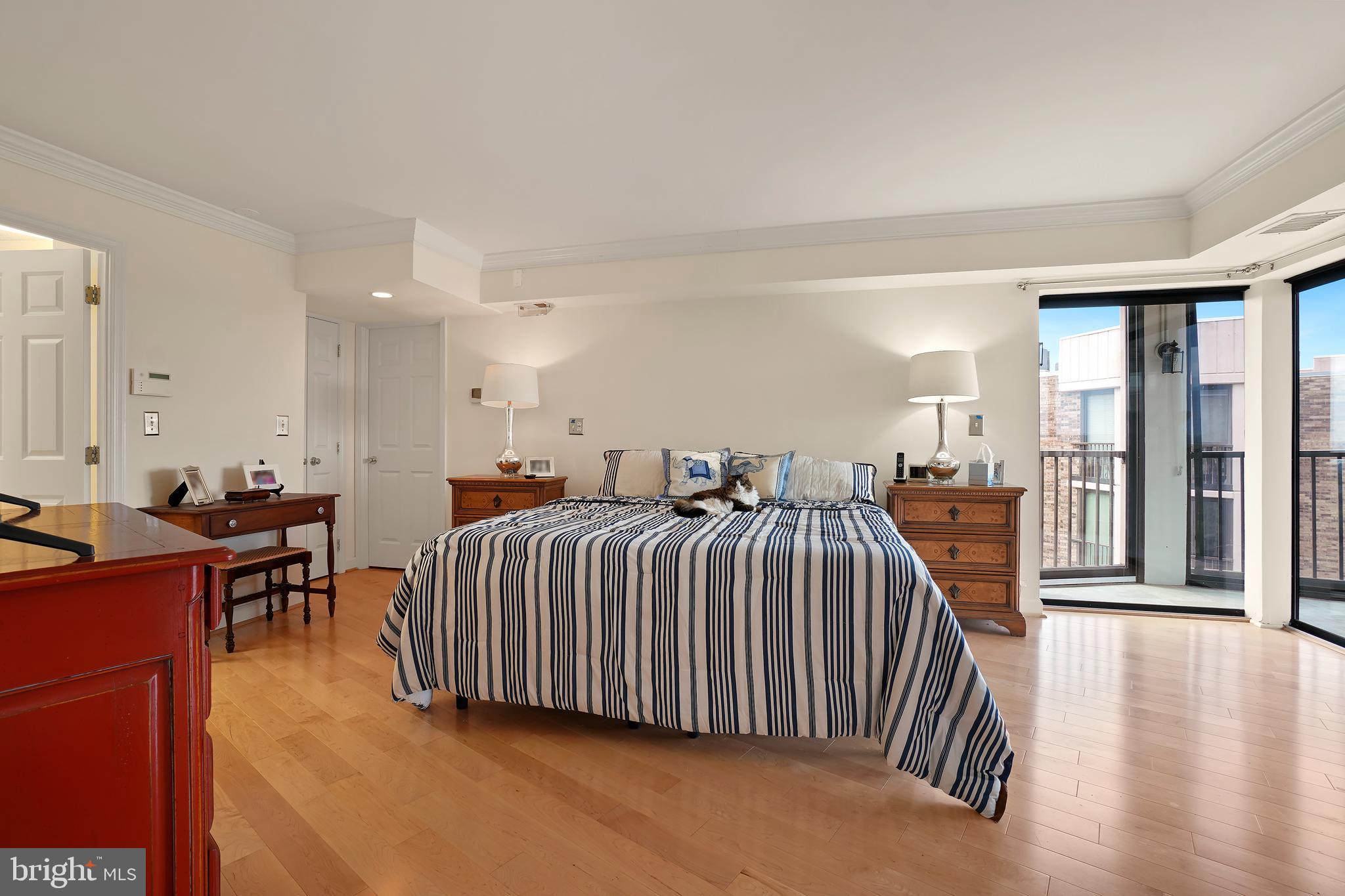 MONTEBELLO - Residential