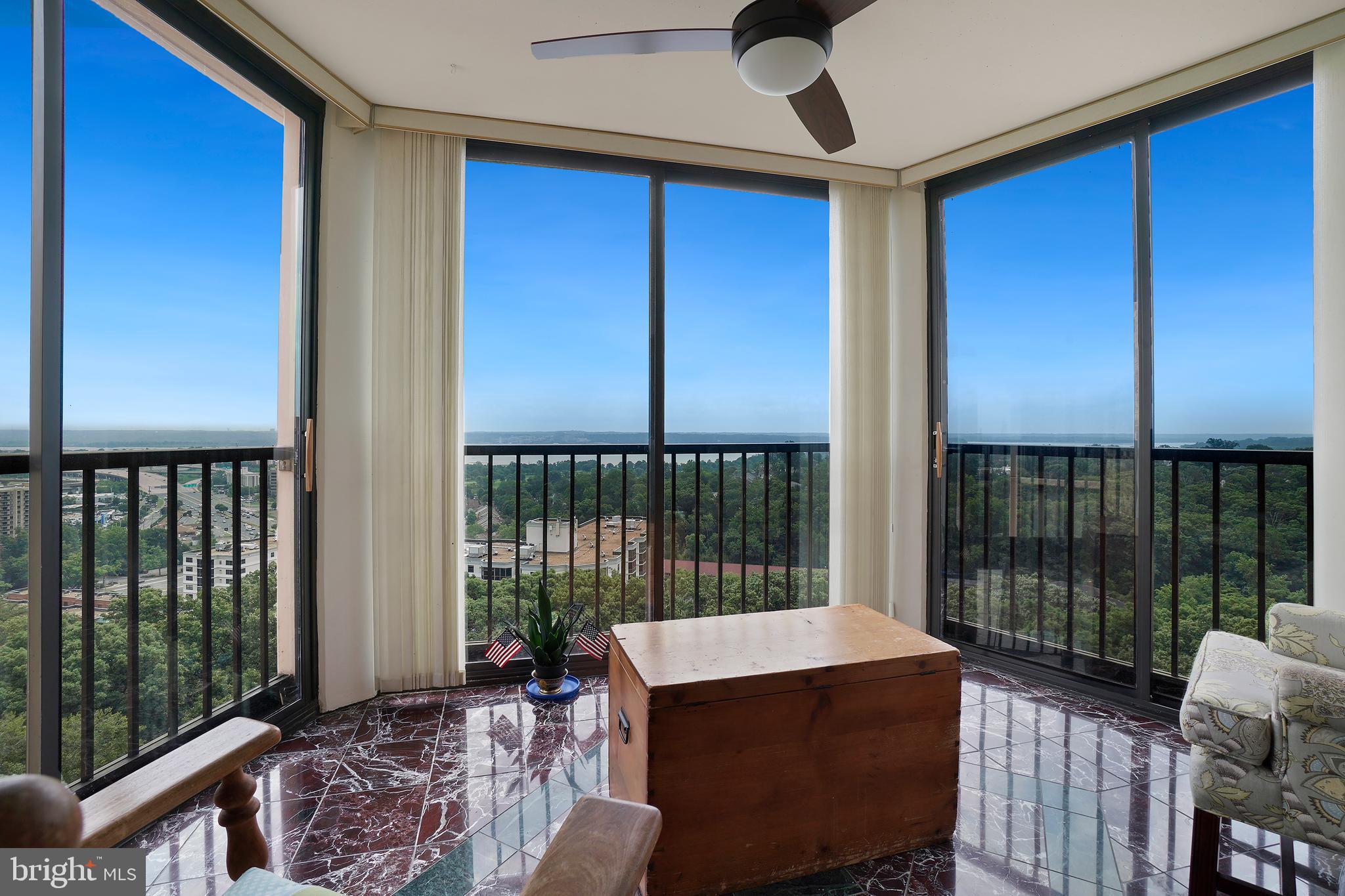 MONTEBELLO - Residential