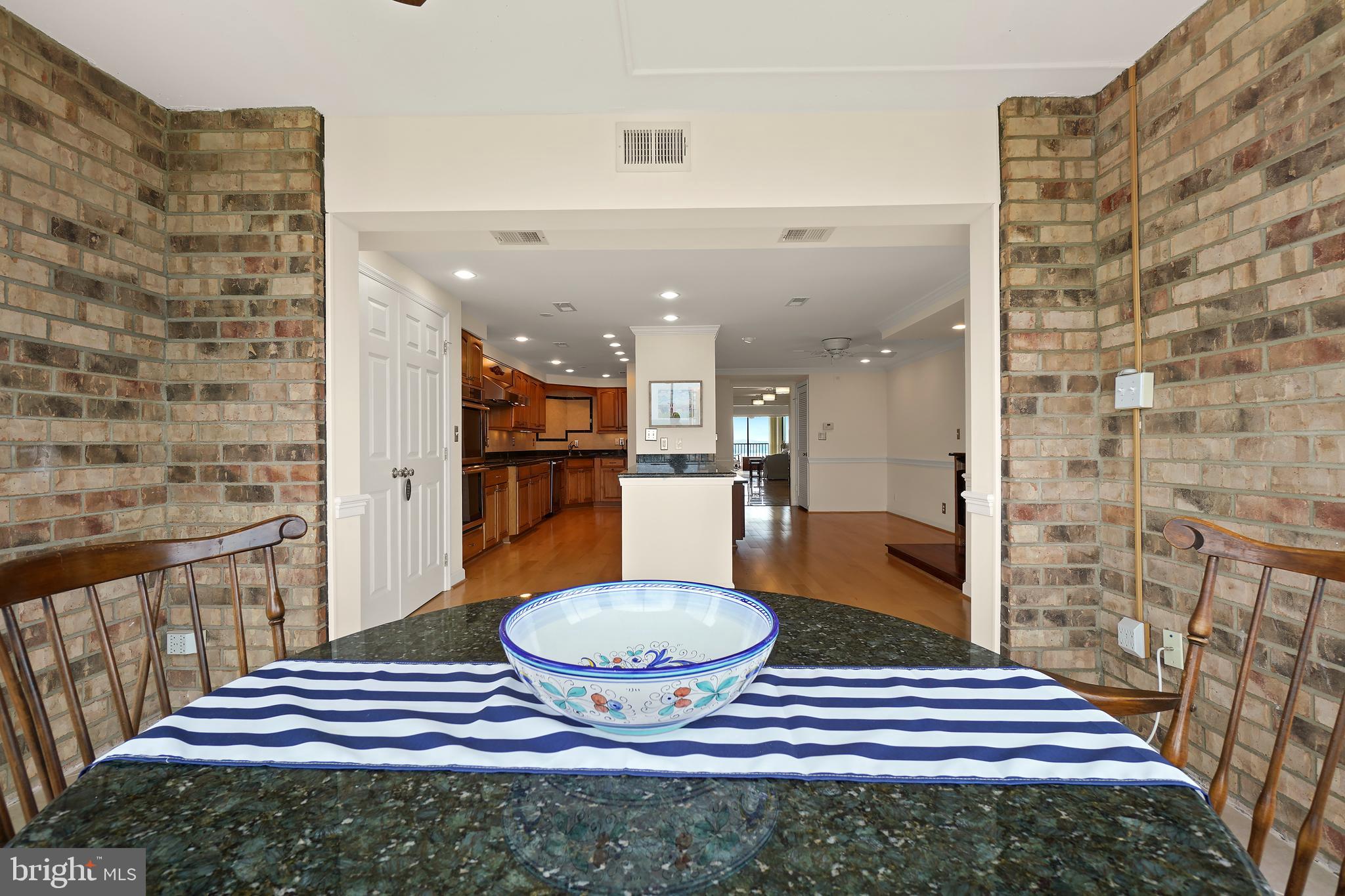 MONTEBELLO - Residential