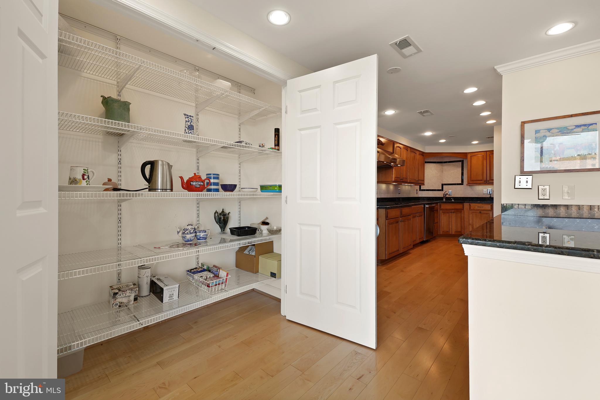 MONTEBELLO - Residential