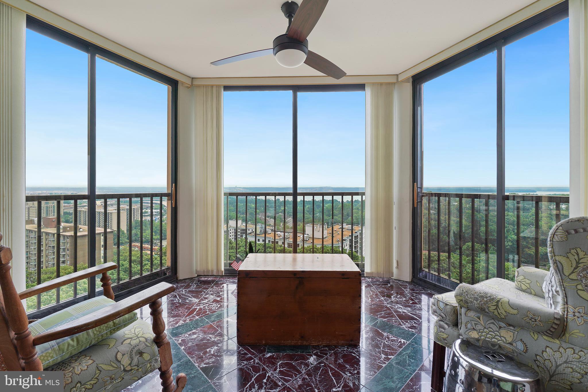 MONTEBELLO - Residential