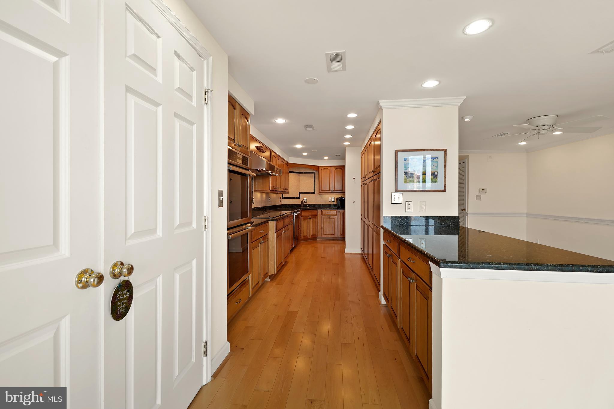 MONTEBELLO - Residential