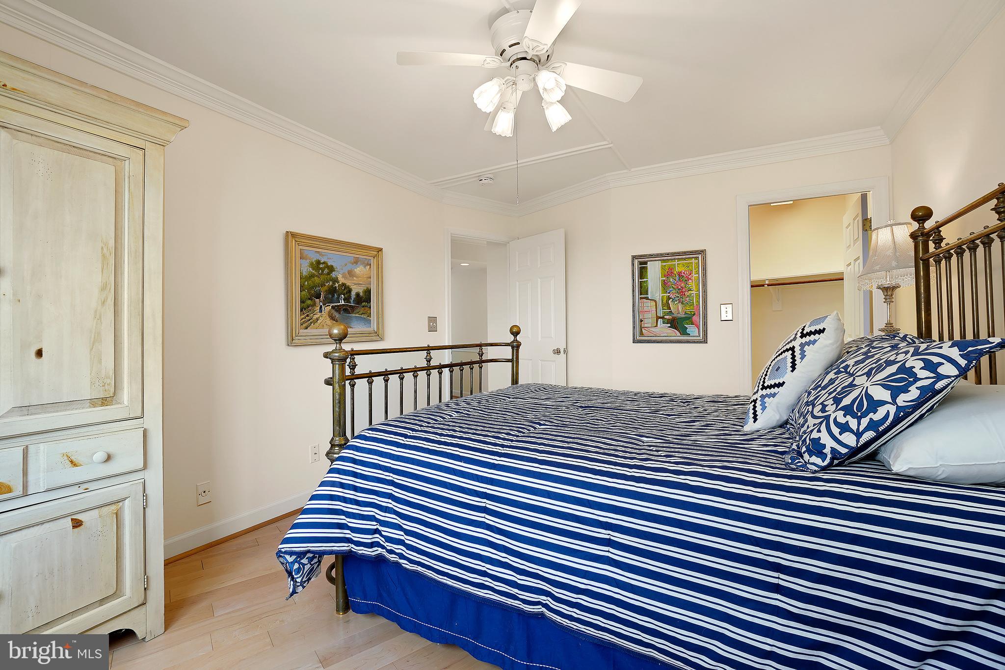 MONTEBELLO - Residential