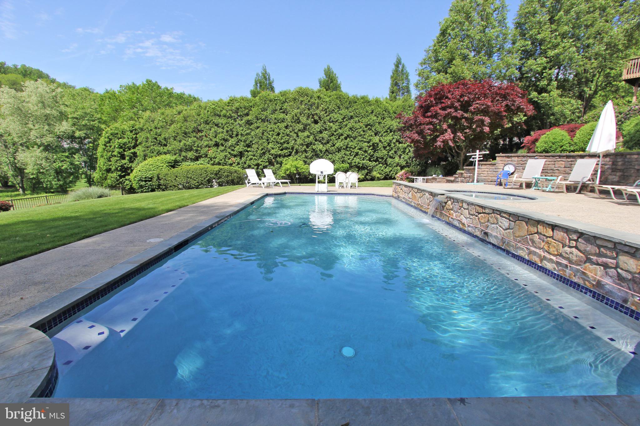 RAVENSCLIFF - Residential