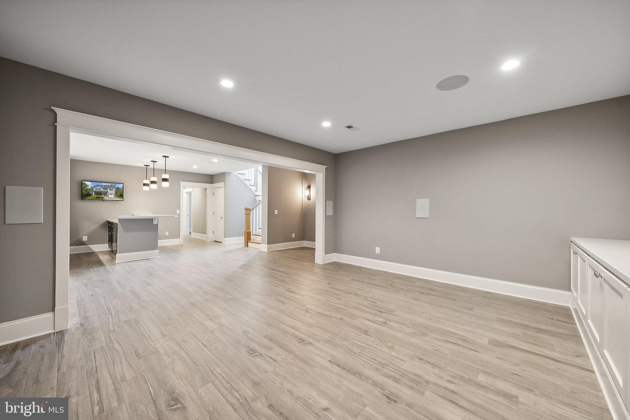 LYON VILLAGE - Residential