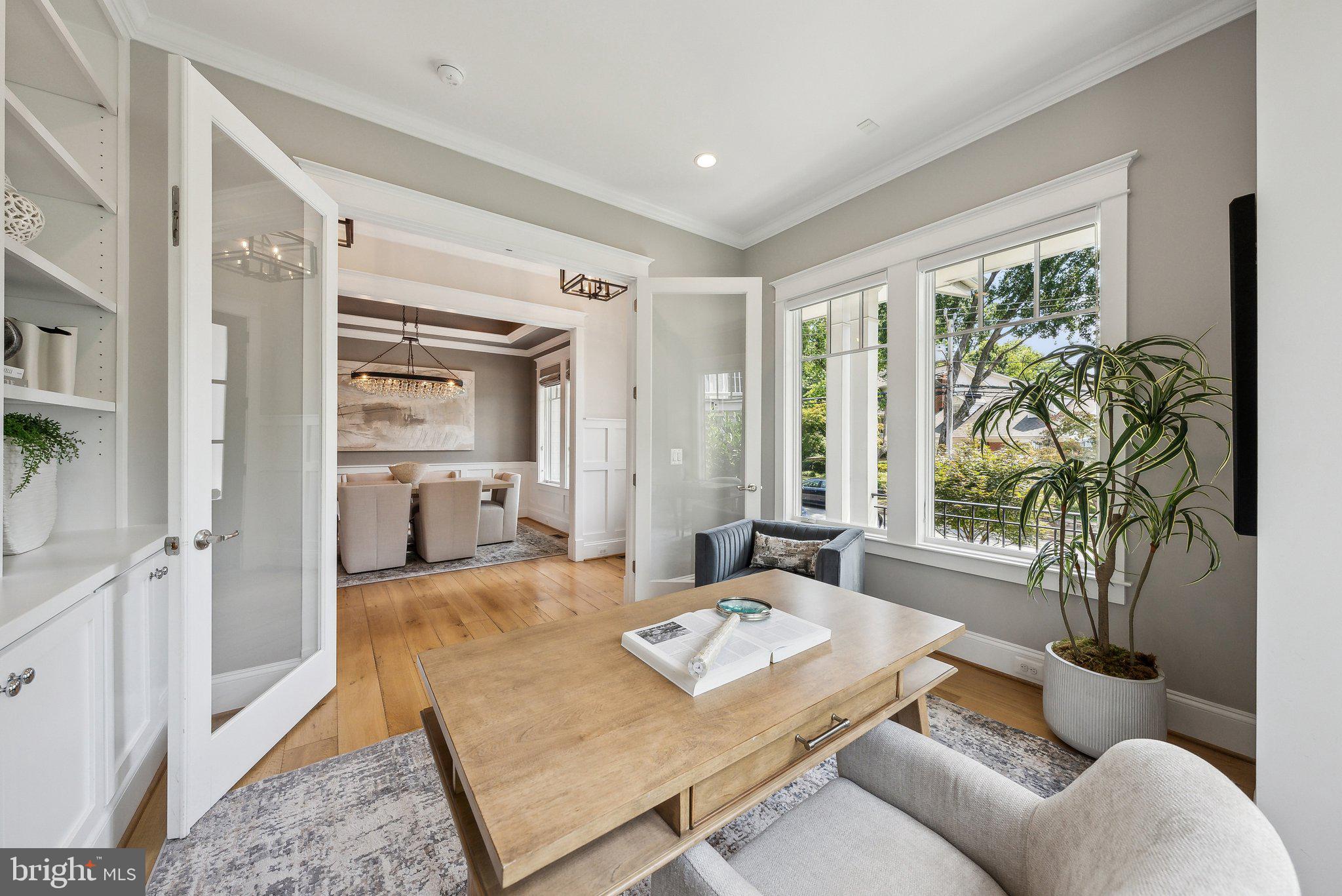 LYON VILLAGE - Residential