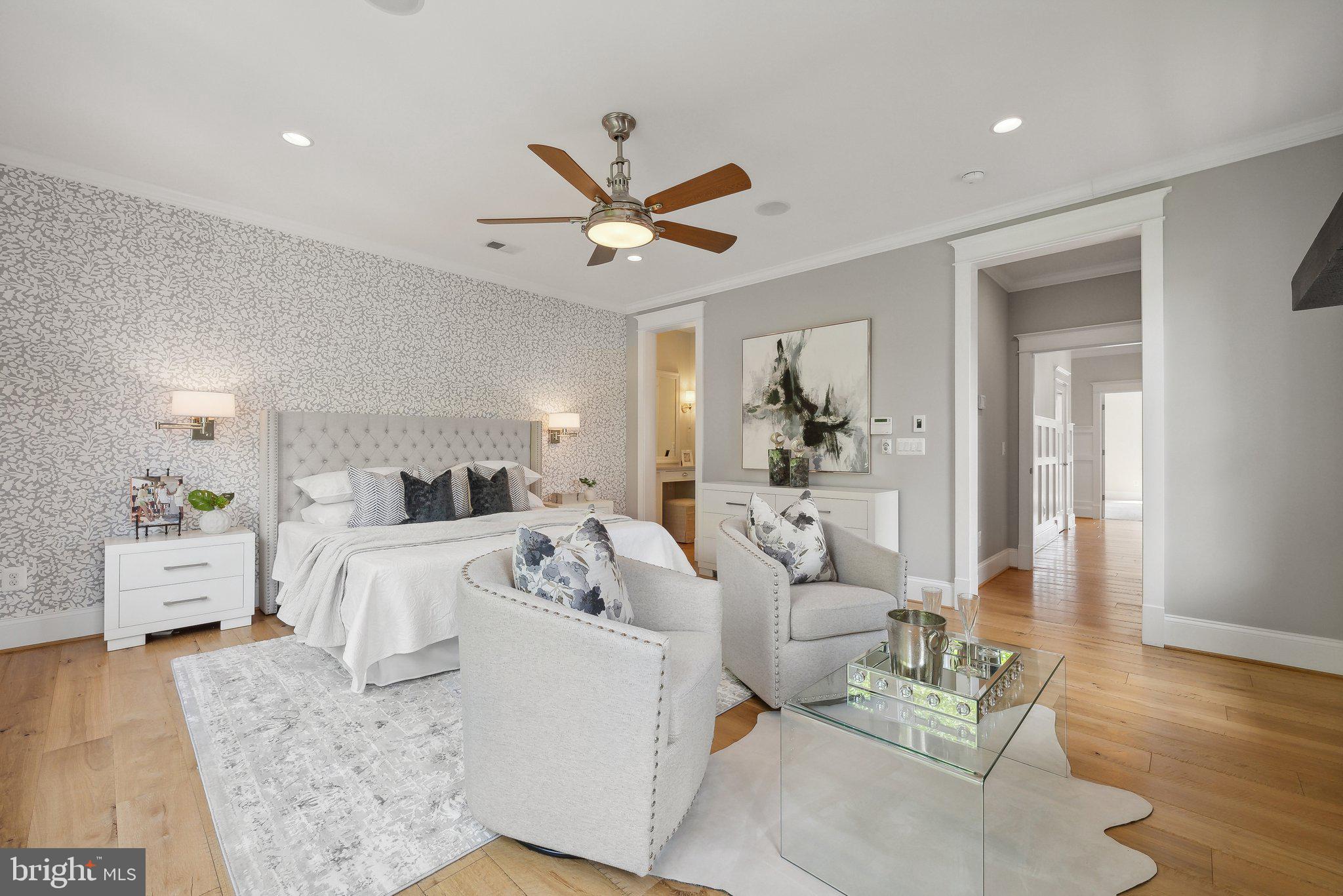 LYON VILLAGE - Residential