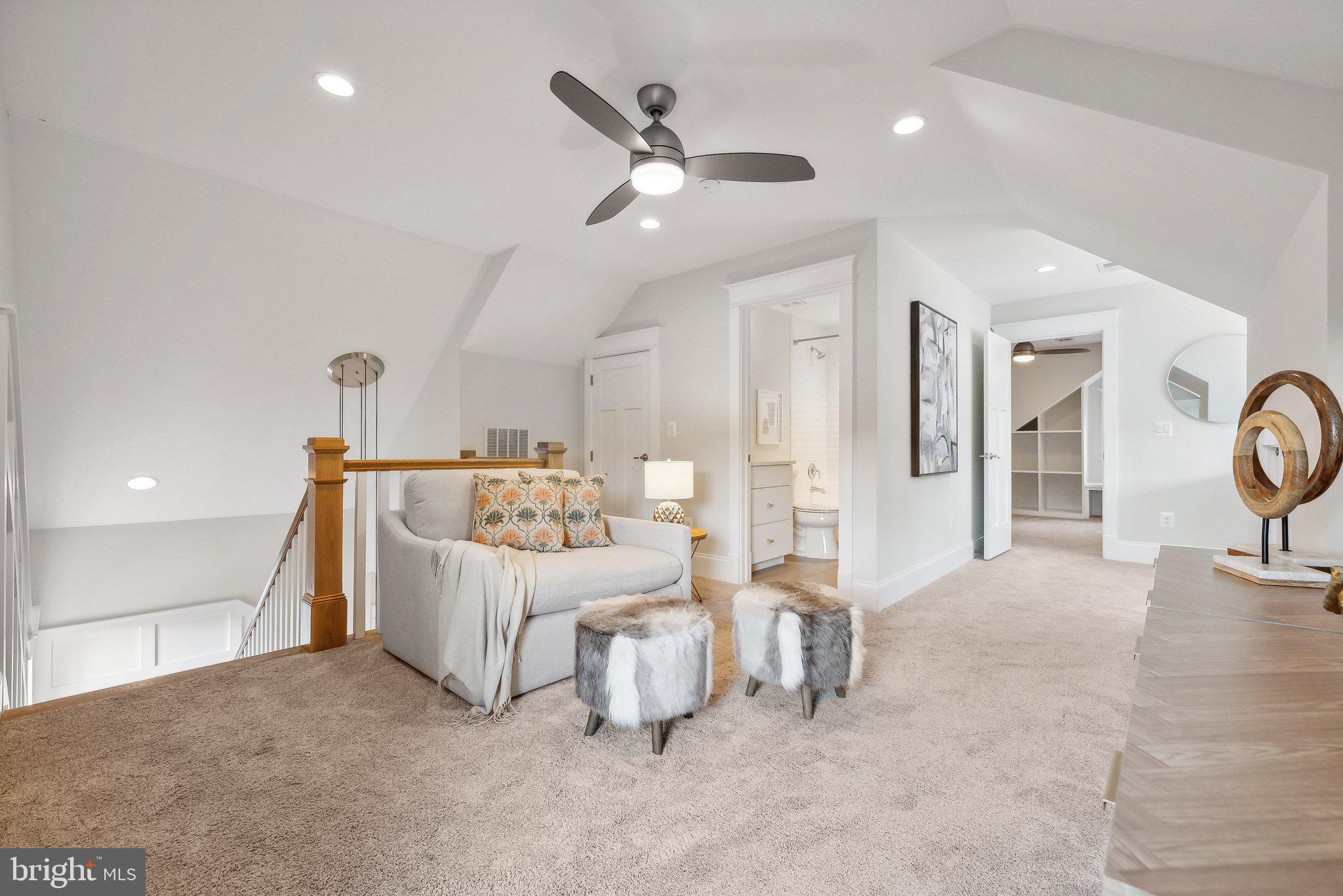 LYON VILLAGE - Residential