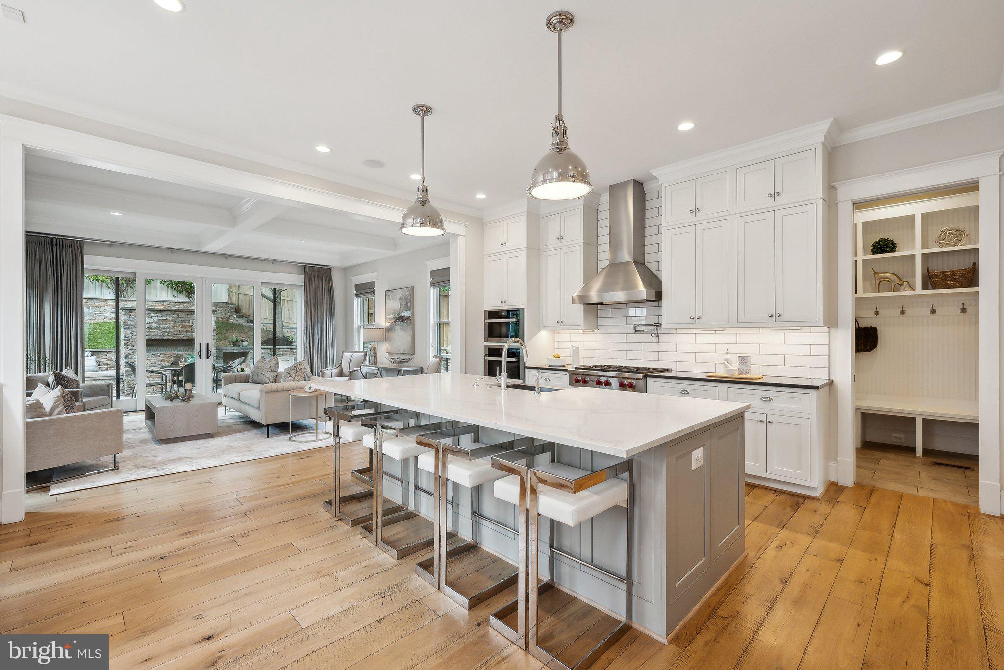 LYON VILLAGE - Residential