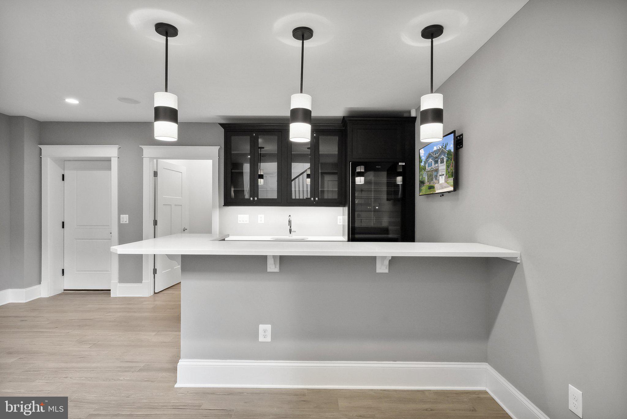 LYON VILLAGE - Residential