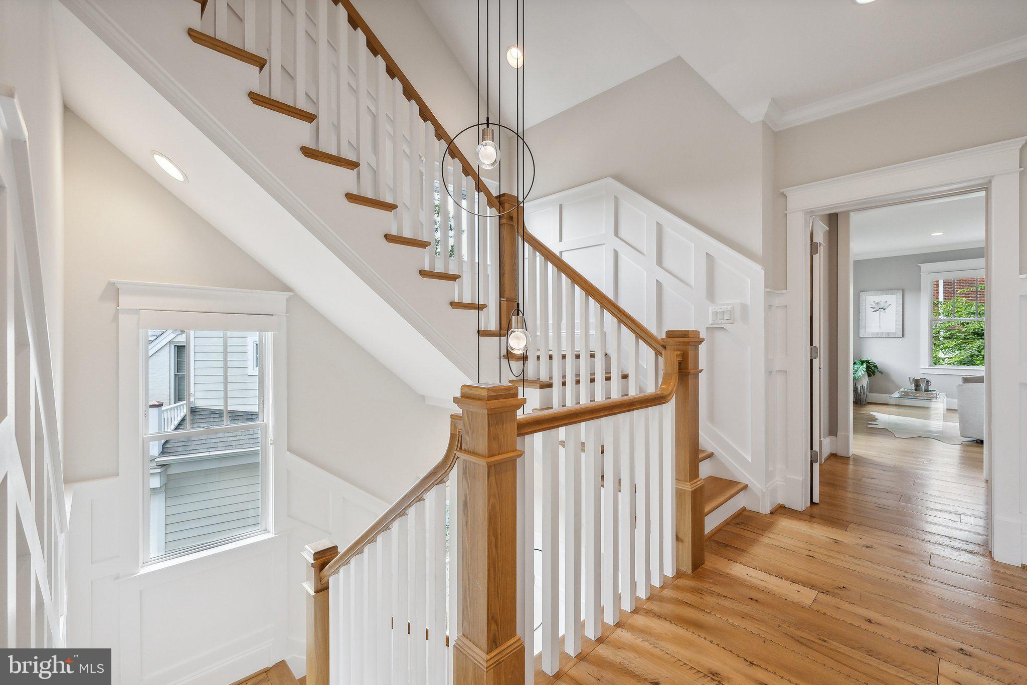 LYON VILLAGE - Residential