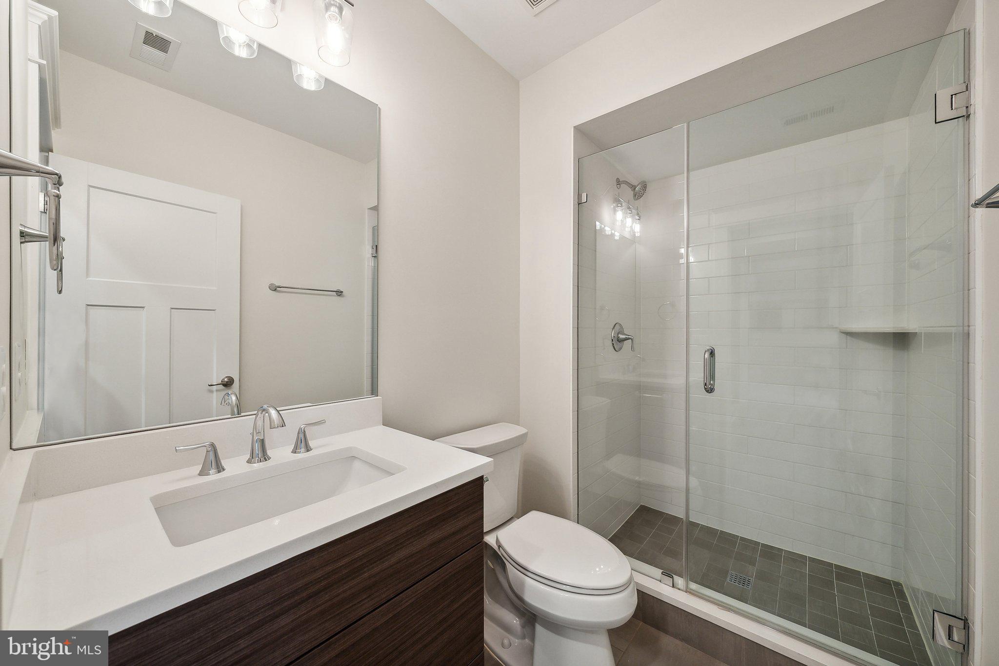 LYON VILLAGE - Residential