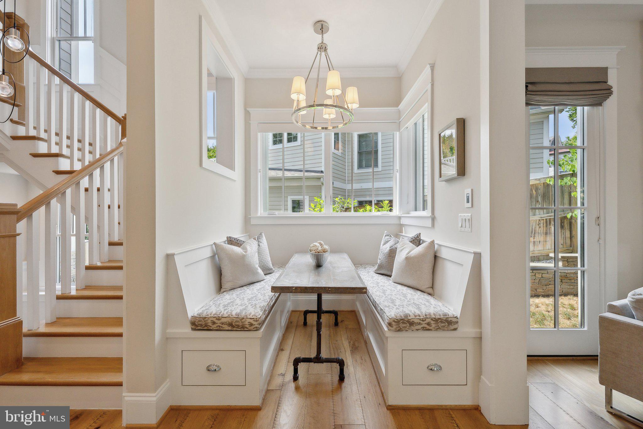 LYON VILLAGE - Residential