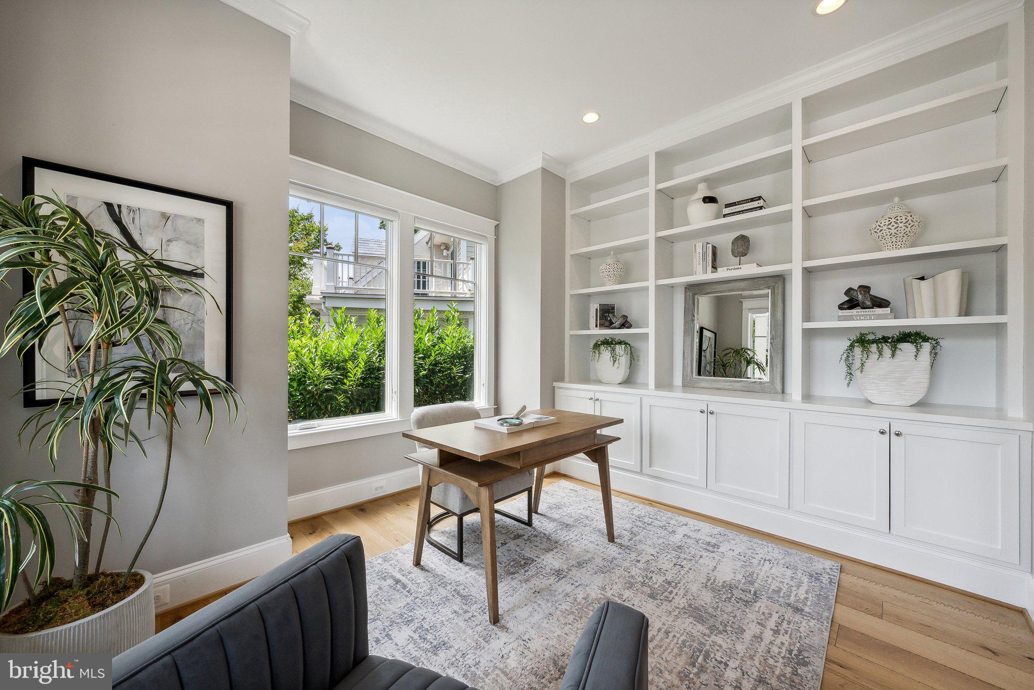 LYON VILLAGE - Residential