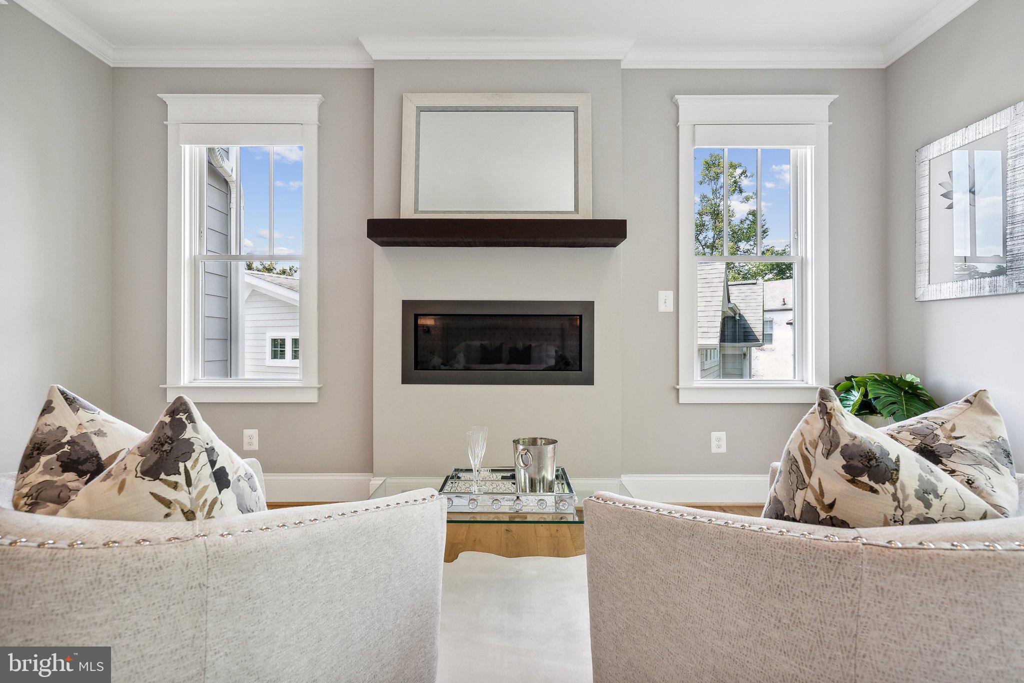 LYON VILLAGE - Residential