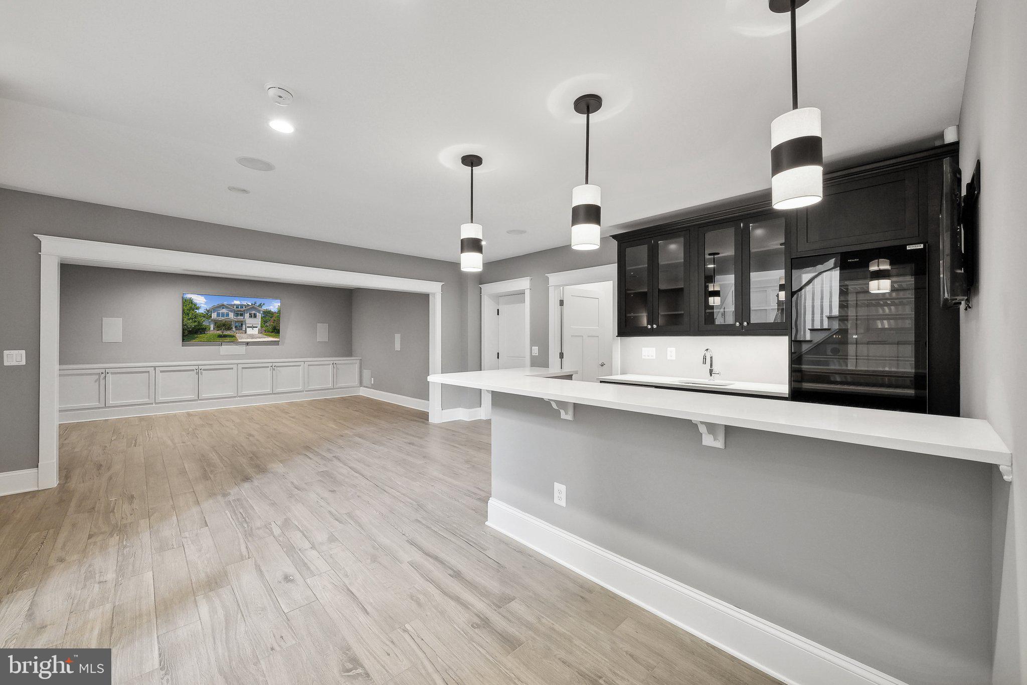 LYON VILLAGE - Residential