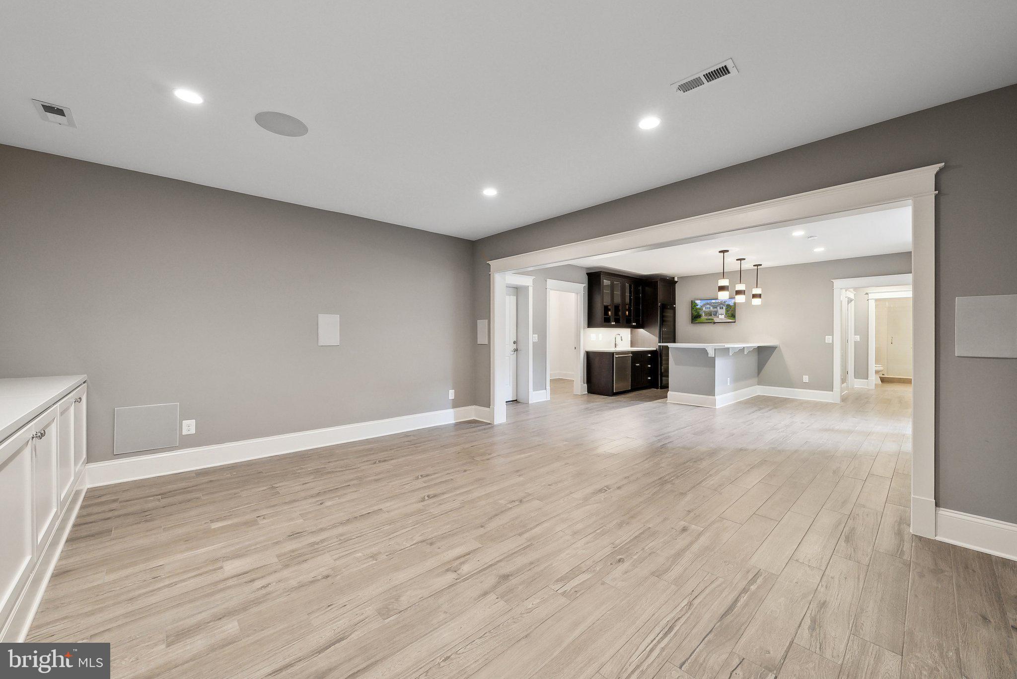 LYON VILLAGE - Residential