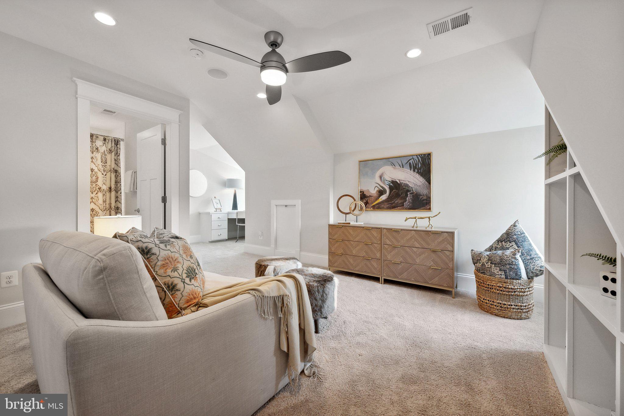 LYON VILLAGE - Residential