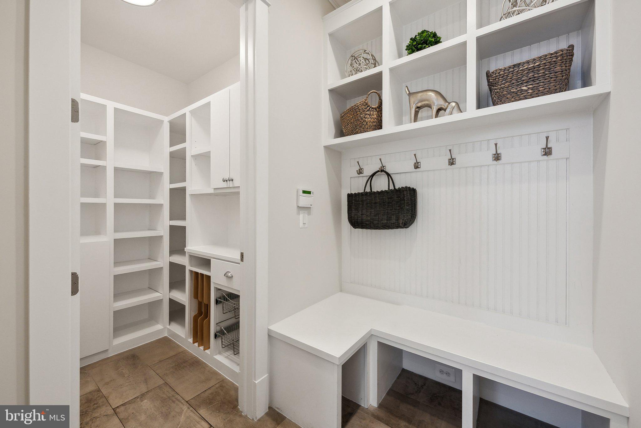 LYON VILLAGE - Residential