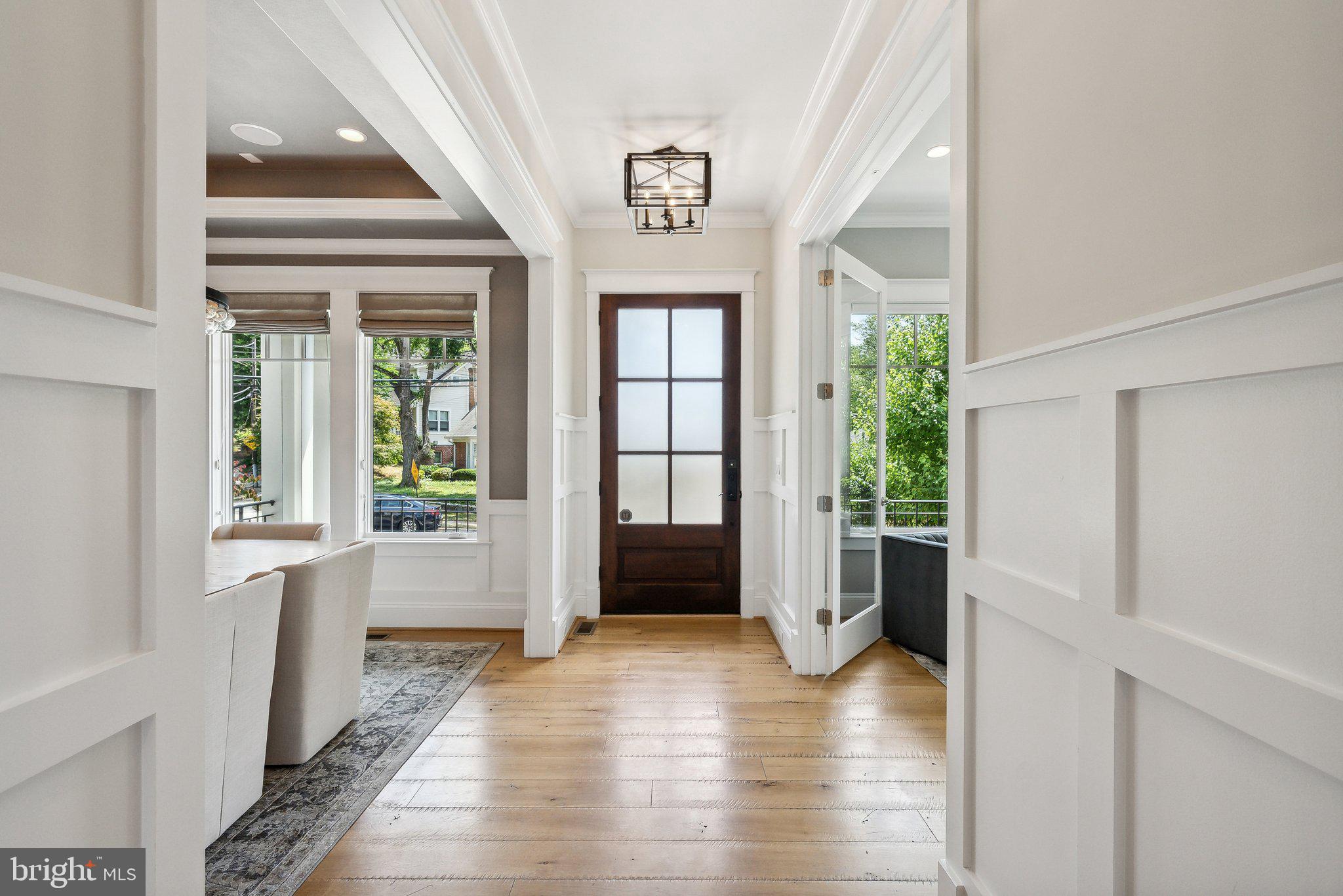 LYON VILLAGE - Residential