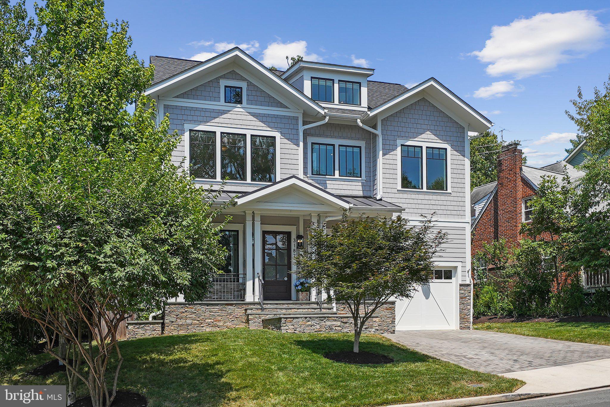 LYON VILLAGE - Residential