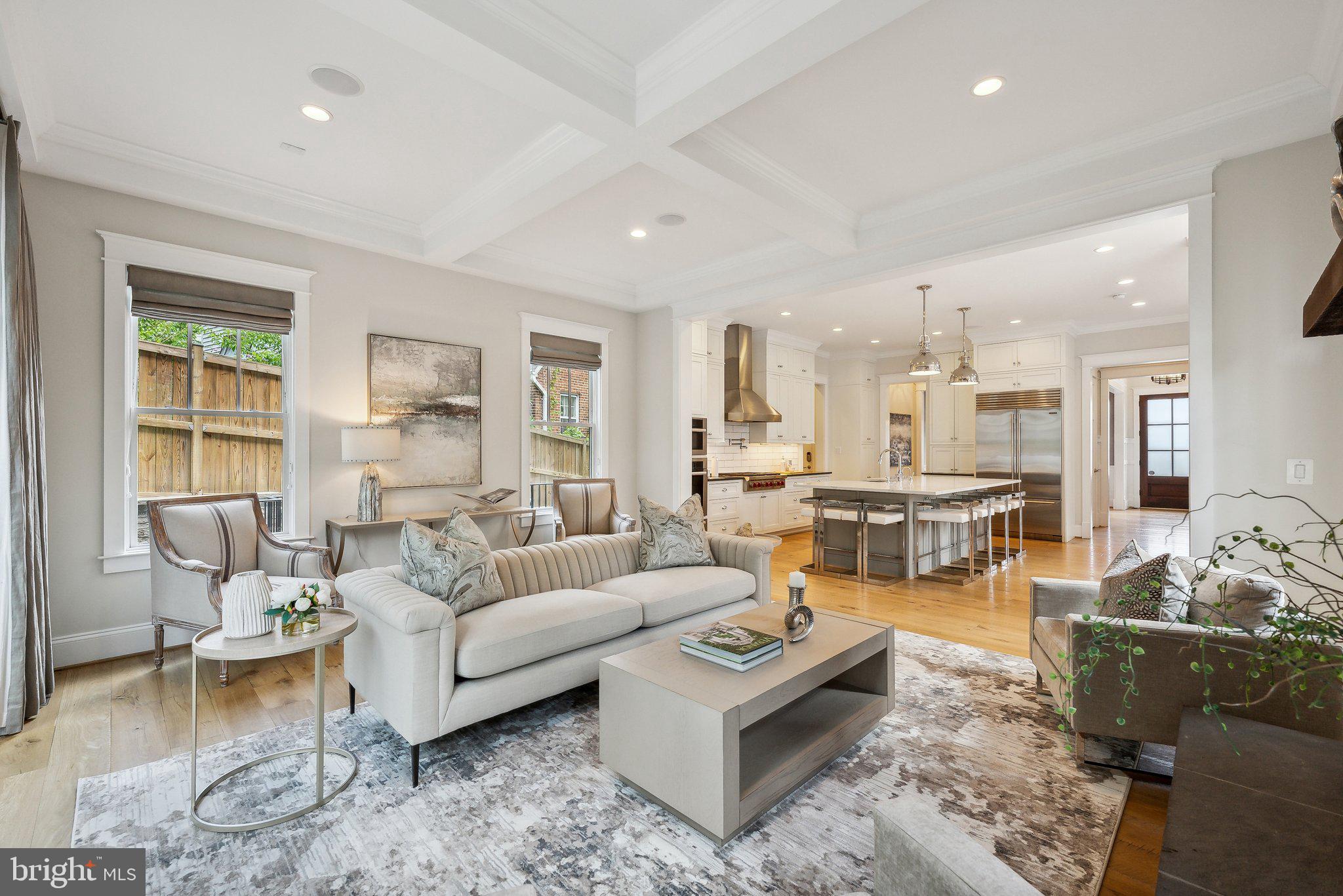 LYON VILLAGE - Residential