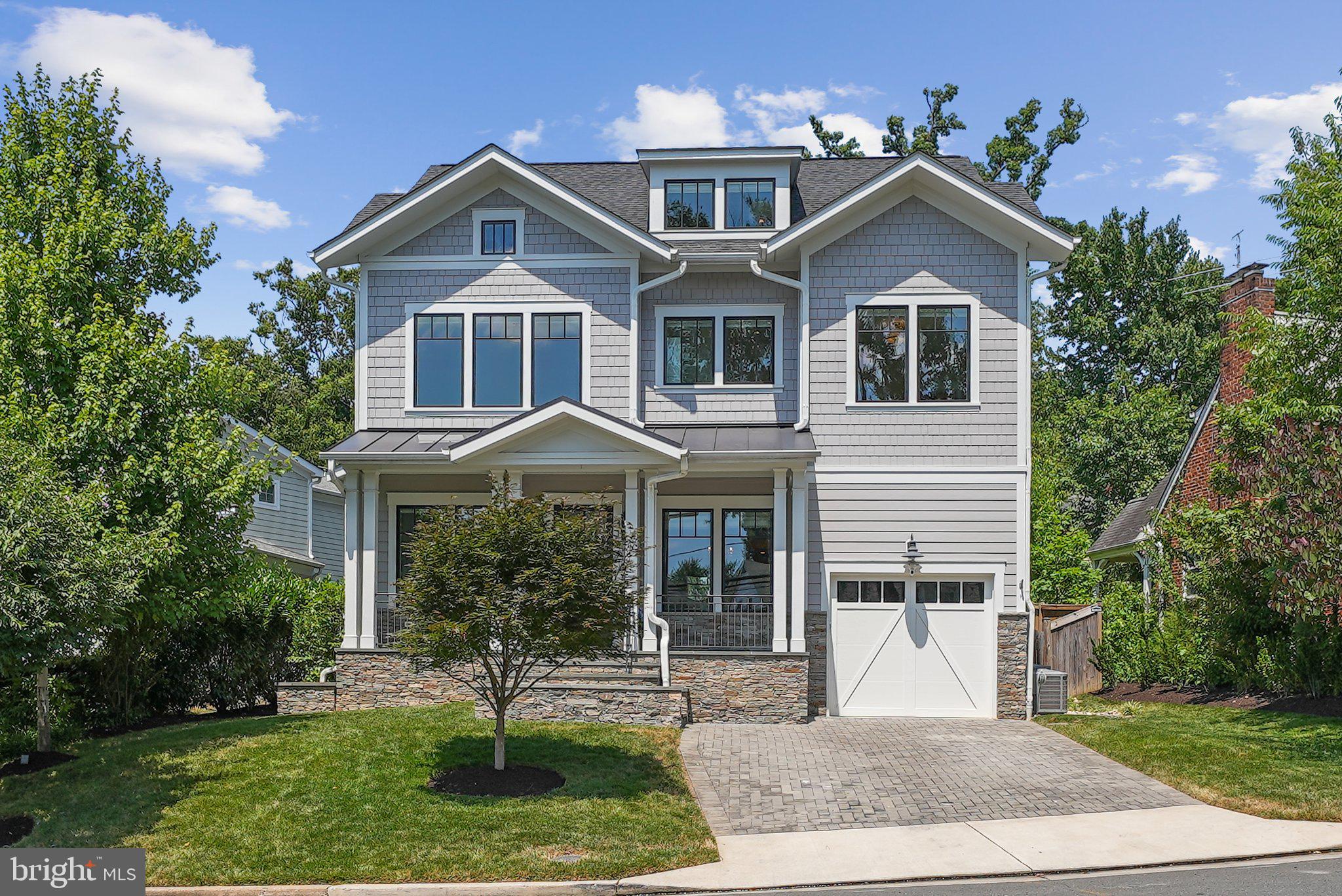 LYON VILLAGE - Residential