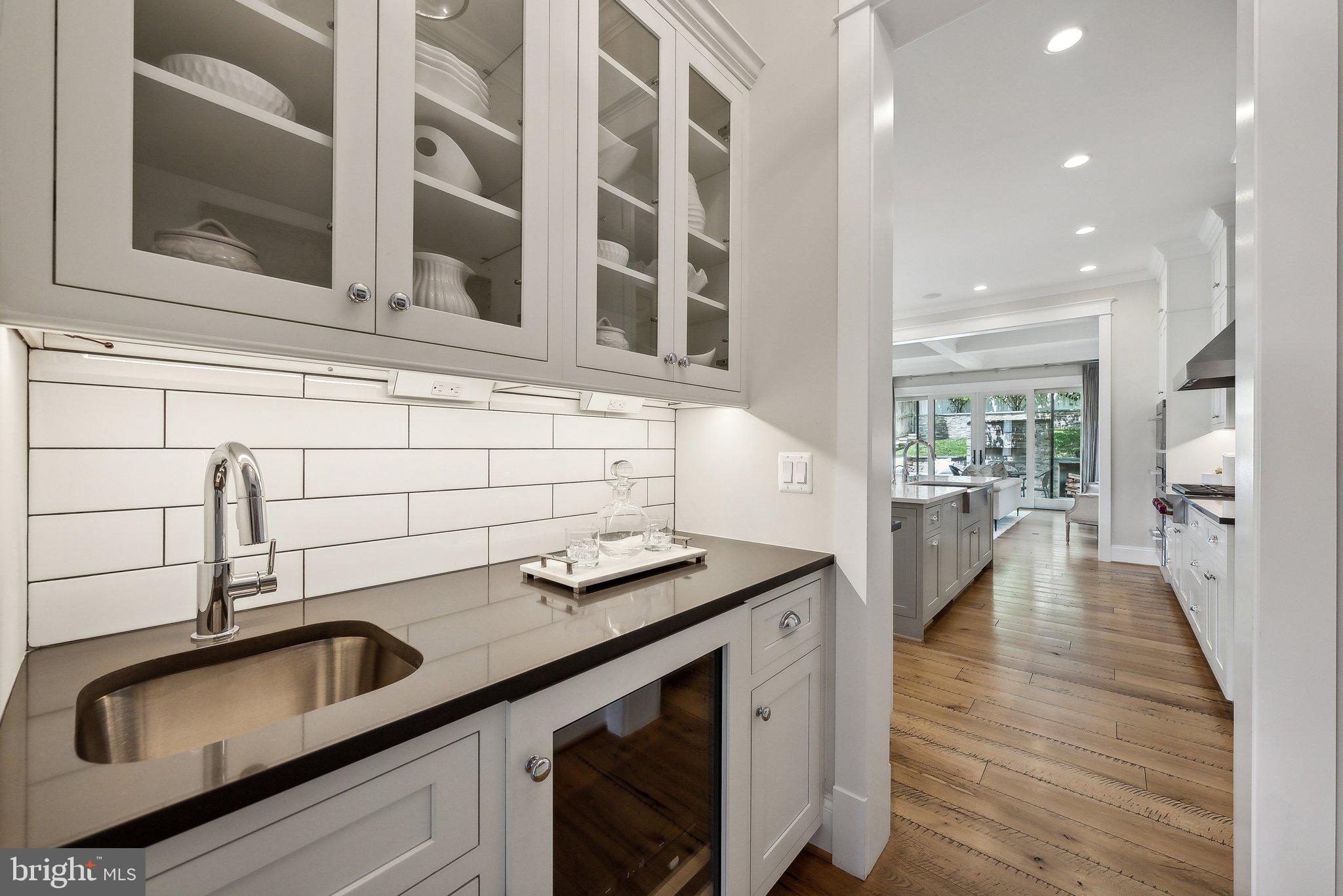 LYON VILLAGE - Residential