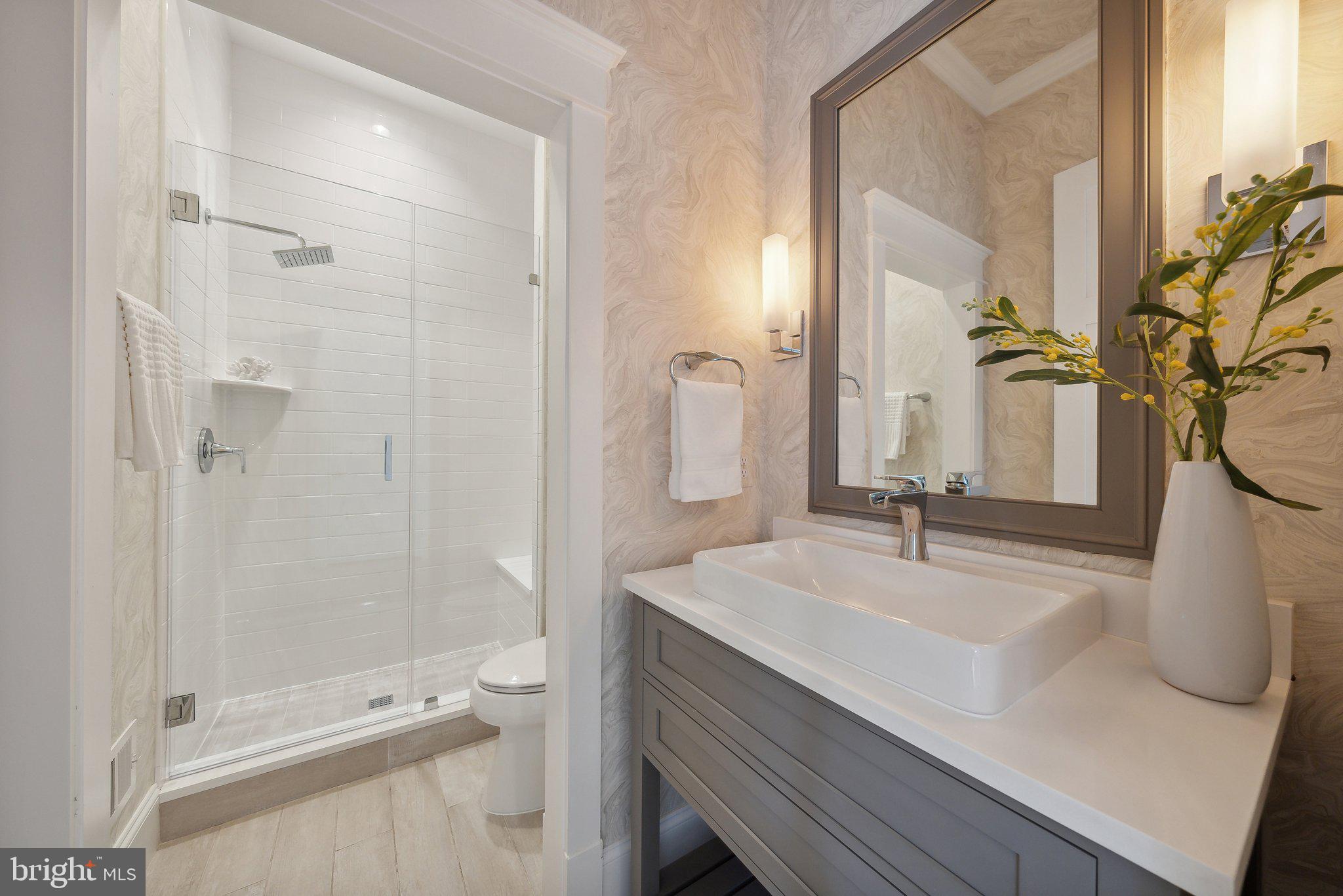 LYON VILLAGE - Residential