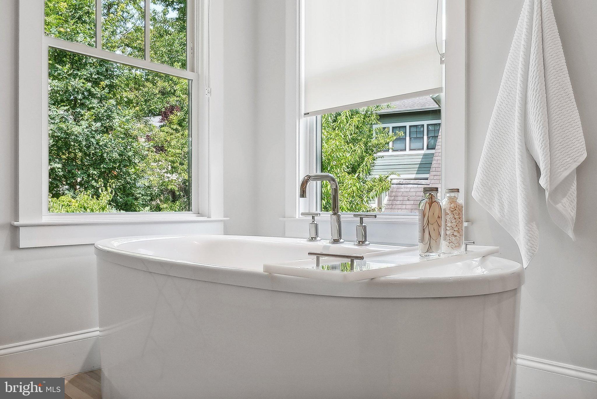 LYON VILLAGE - Residential