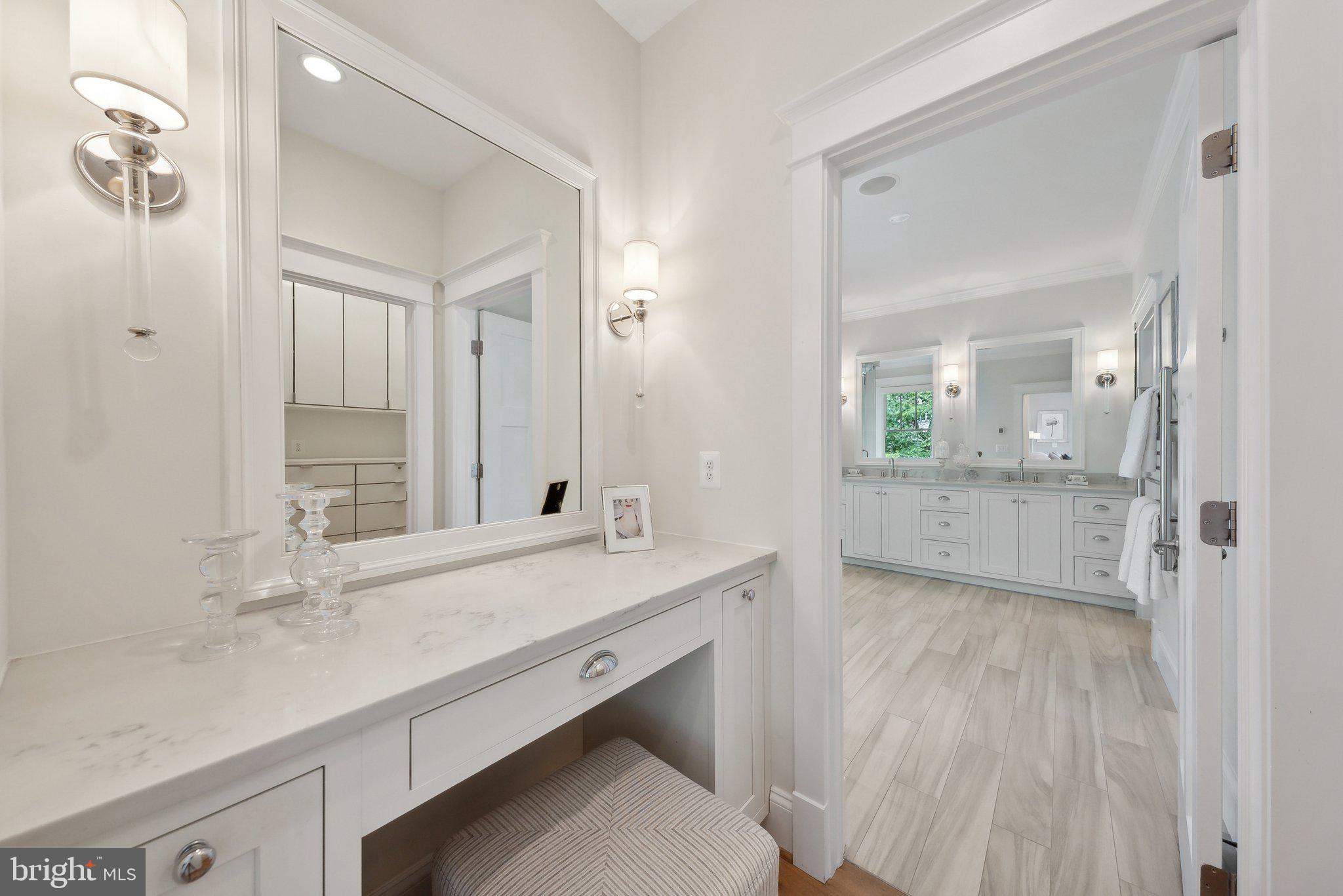 LYON VILLAGE - Residential