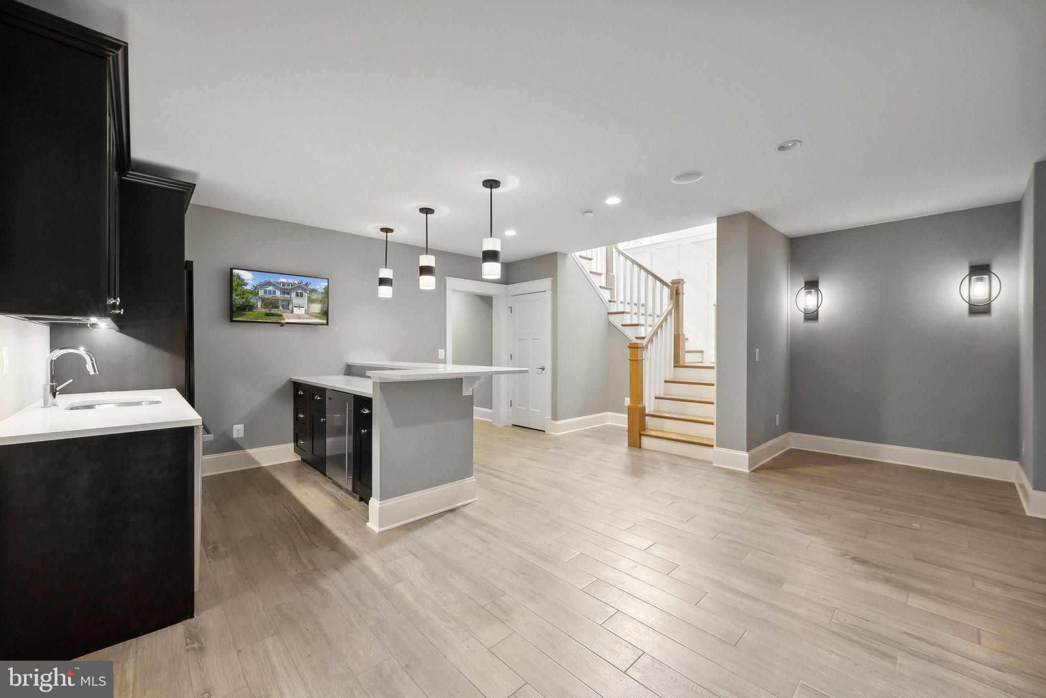 LYON VILLAGE - Residential